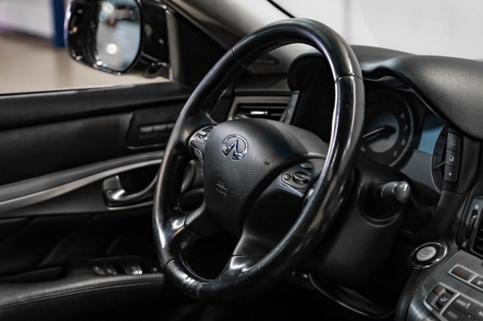 2019 Black Obsidian /Graphite INFINITI Q70L 3.7 (JN1BY1PP7KM) with an 3.7L V6 DOHC 24V VVEL engine, Automatic transmission, located at 15300 Midway Rd., Addison, TX, 75001, (972) 702-0011, 32.958321, -96.838074- Photo#13