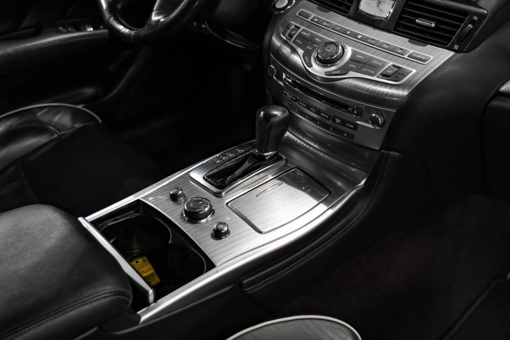 2019 Black Obsidian /Graphite INFINITI Q70L 3.7 (JN1BY1PP7KM) with an 3.7L V6 DOHC 24V VVEL engine, Automatic transmission, located at 15300 Midway Rd., Addison, TX, 75001, (972) 702-0011, 32.958321, -96.838074- Photo#20