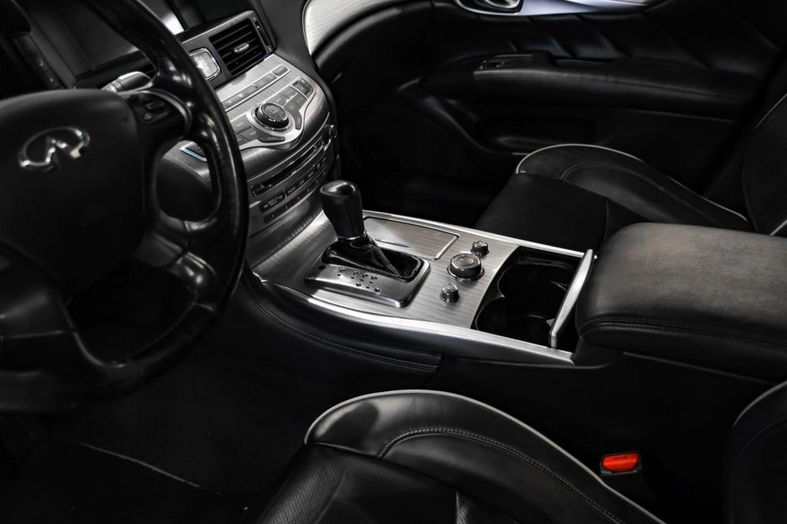 2019 Black Obsidian /Graphite INFINITI Q70L 3.7 (JN1BY1PP7KM) with an 3.7L V6 DOHC 24V VVEL engine, Automatic transmission, located at 15300 Midway Rd., Addison, TX, 75001, (972) 702-0011, 32.958321, -96.838074- Photo#21