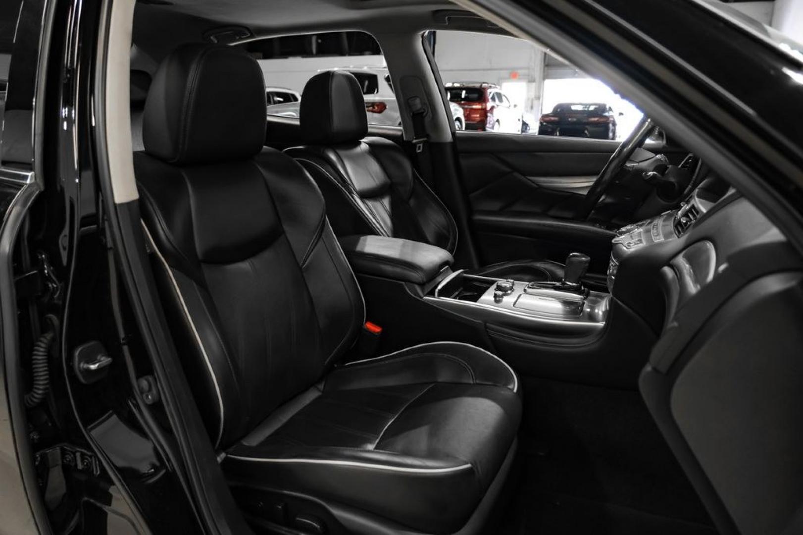 2019 Black Obsidian /Graphite INFINITI Q70L 3.7 (JN1BY1PP7KM) with an 3.7L V6 DOHC 24V VVEL engine, Automatic transmission, located at 15300 Midway Rd., Addison, TX, 75001, (972) 702-0011, 32.958321, -96.838074- Photo#33