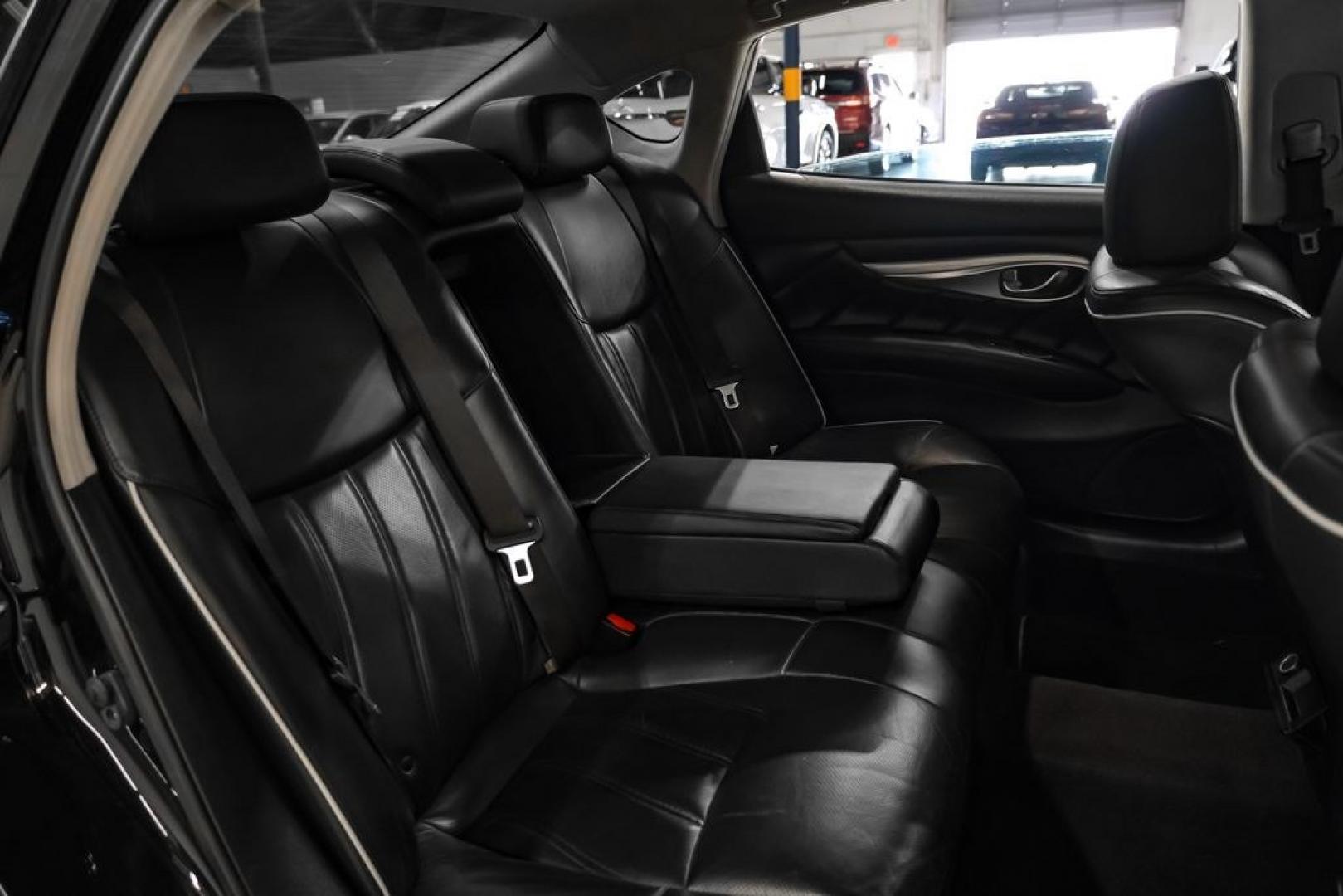2019 Black Obsidian /Graphite INFINITI Q70L 3.7 (JN1BY1PP7KM) with an 3.7L V6 DOHC 24V VVEL engine, Automatic transmission, located at 15300 Midway Rd., Addison, TX, 75001, (972) 702-0011, 32.958321, -96.838074- Photo#34