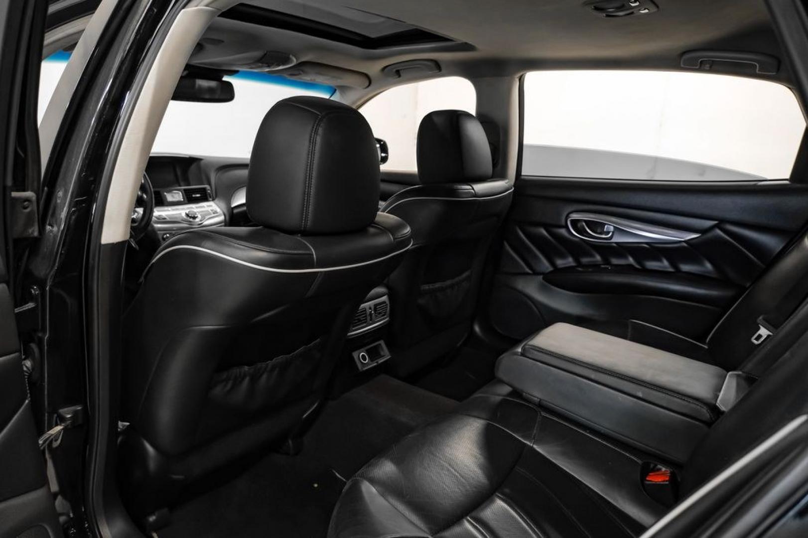 2019 Black Obsidian /Graphite INFINITI Q70L 3.7 (JN1BY1PP7KM) with an 3.7L V6 DOHC 24V VVEL engine, Automatic transmission, located at 15300 Midway Rd., Addison, TX, 75001, (972) 702-0011, 32.958321, -96.838074- Photo#36