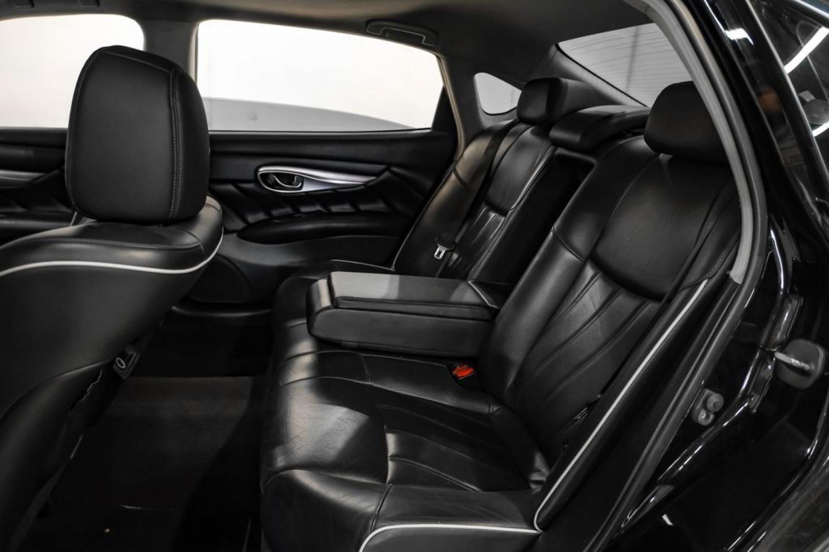2019 Black Obsidian /Graphite INFINITI Q70L 3.7 (JN1BY1PP7KM) with an 3.7L V6 DOHC 24V VVEL engine, Automatic transmission, located at 15300 Midway Rd., Addison, TX, 75001, (972) 702-0011, 32.958321, -96.838074- Photo#37