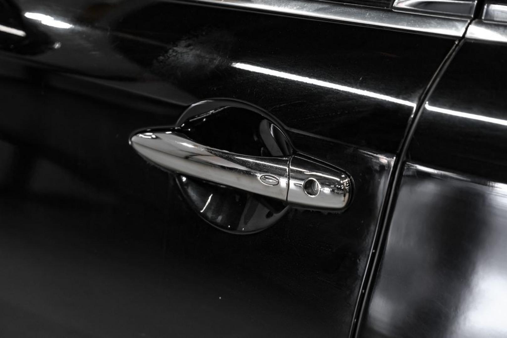 2019 Black Obsidian /Graphite INFINITI Q70L 3.7 (JN1BY1PP7KM) with an 3.7L V6 DOHC 24V VVEL engine, Automatic transmission, located at 15300 Midway Rd., Addison, TX, 75001, (972) 702-0011, 32.958321, -96.838074- Photo#39