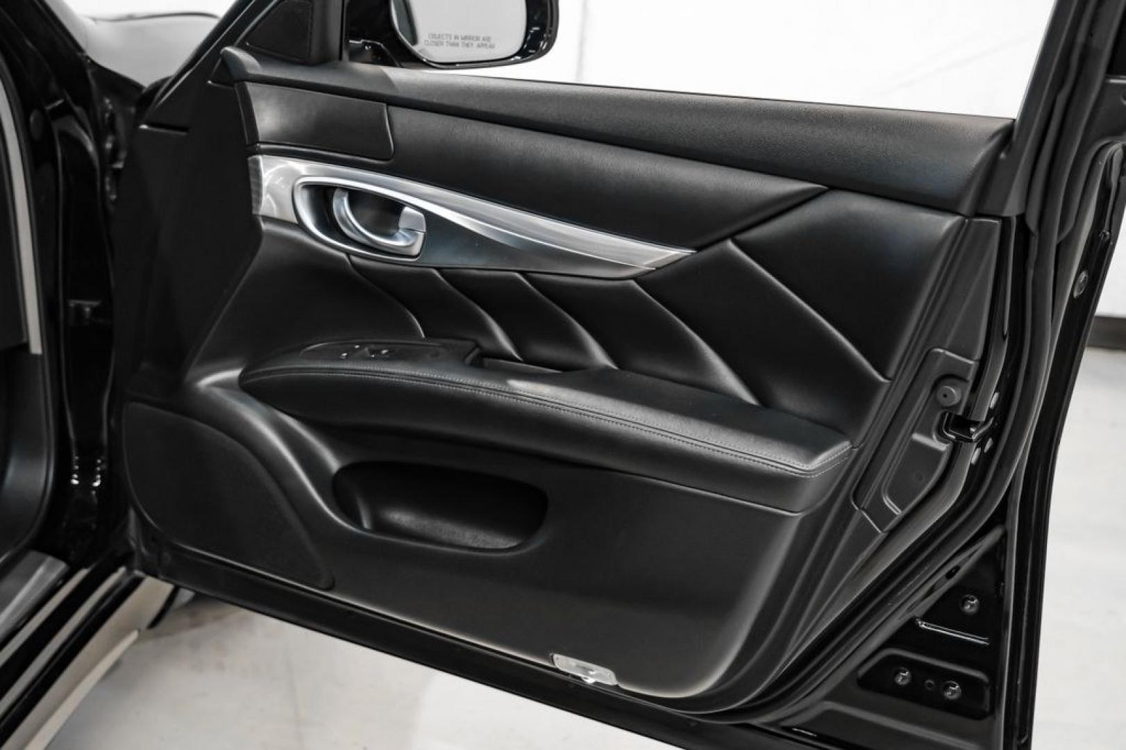 2019 Black Obsidian /Graphite INFINITI Q70L 3.7 (JN1BY1PP7KM) with an 3.7L V6 DOHC 24V VVEL engine, Automatic transmission, located at 15300 Midway Rd., Addison, TX, 75001, (972) 702-0011, 32.958321, -96.838074- Photo#42