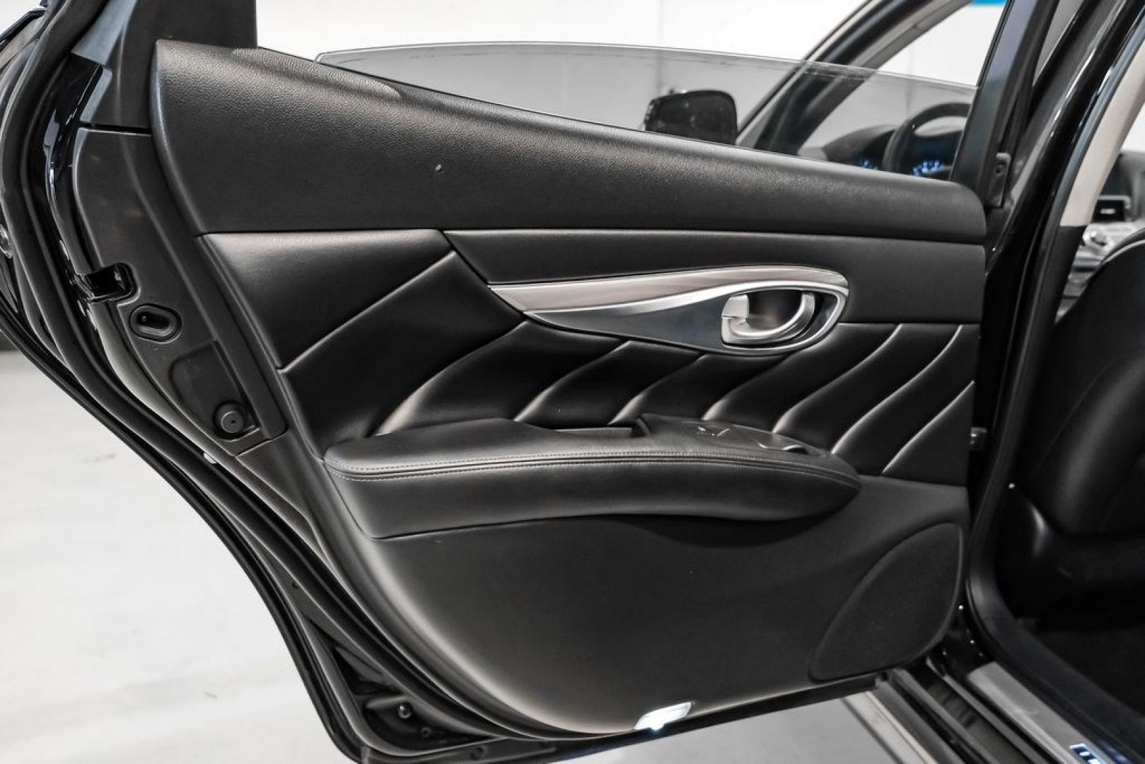 2019 Black Obsidian /Graphite INFINITI Q70L 3.7 (JN1BY1PP7KM) with an 3.7L V6 DOHC 24V VVEL engine, Automatic transmission, located at 15300 Midway Rd., Addison, TX, 75001, (972) 702-0011, 32.958321, -96.838074- Photo#43