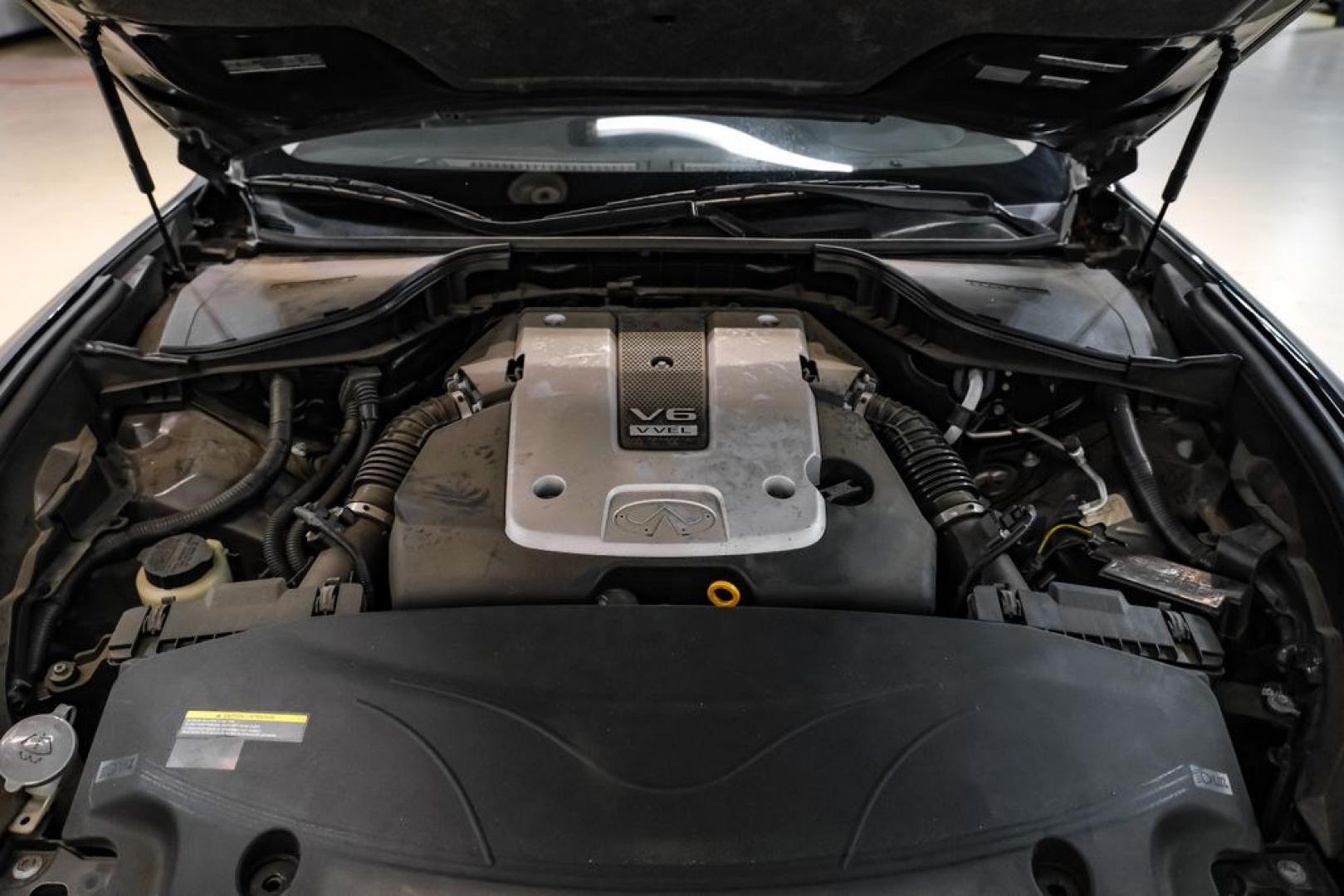 2019 Black Obsidian /Graphite INFINITI Q70L 3.7 (JN1BY1PP7KM) with an 3.7L V6 DOHC 24V VVEL engine, Automatic transmission, located at 15300 Midway Rd., Addison, TX, 75001, (972) 702-0011, 32.958321, -96.838074- Photo#49