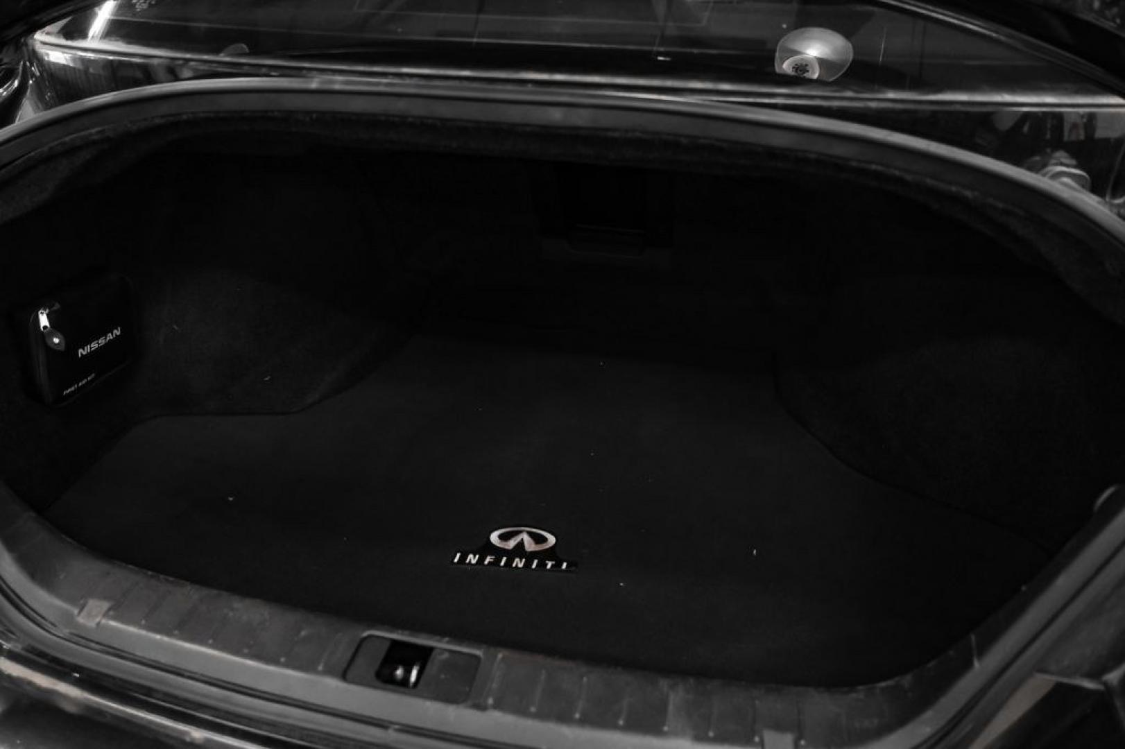 2019 Black Obsidian /Graphite INFINITI Q70L 3.7 (JN1BY1PP7KM) with an 3.7L V6 DOHC 24V VVEL engine, Automatic transmission, located at 15300 Midway Rd., Addison, TX, 75001, (972) 702-0011, 32.958321, -96.838074- Photo#51