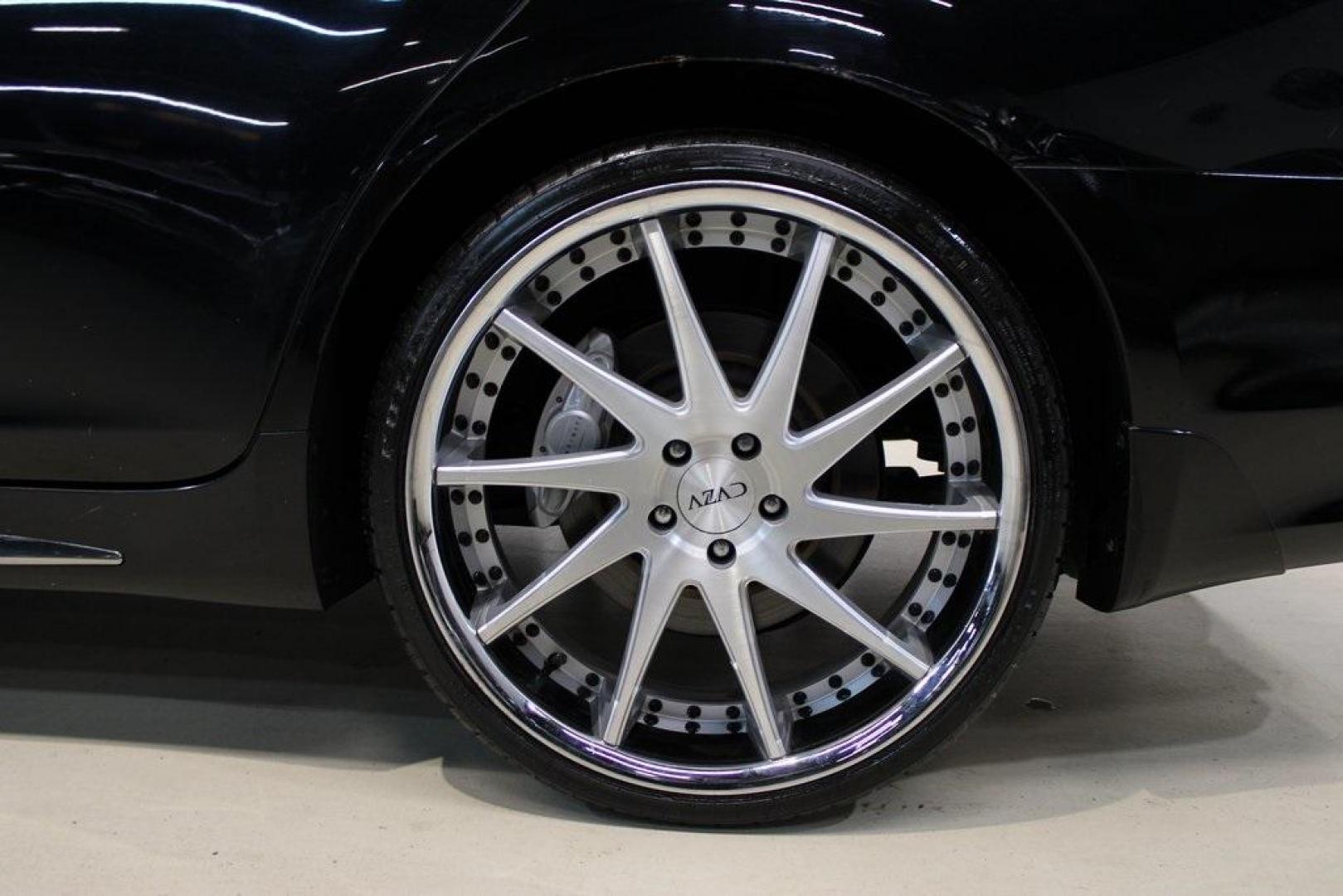 2019 Black Obsidian /Graphite INFINITI Q70L 3.7 (JN1BY1PP7KM) with an 3.7L V6 DOHC 24V VVEL engine, Automatic transmission, located at 15300 Midway Rd., Addison, TX, 75001, (972) 702-0011, 32.958321, -96.838074 - Introducing the 2019 INFINITI Q70 3.7 LUXE AWD, now available at Midway Auto Group in Addison, Texas. This sophisticated sedan seamlessly blends performance, luxury, and advanced technology, offering an exceptional driving experience for discerning motorists.<br><br>Key Features:<br><br>Engine: 3.7- - Photo#9
