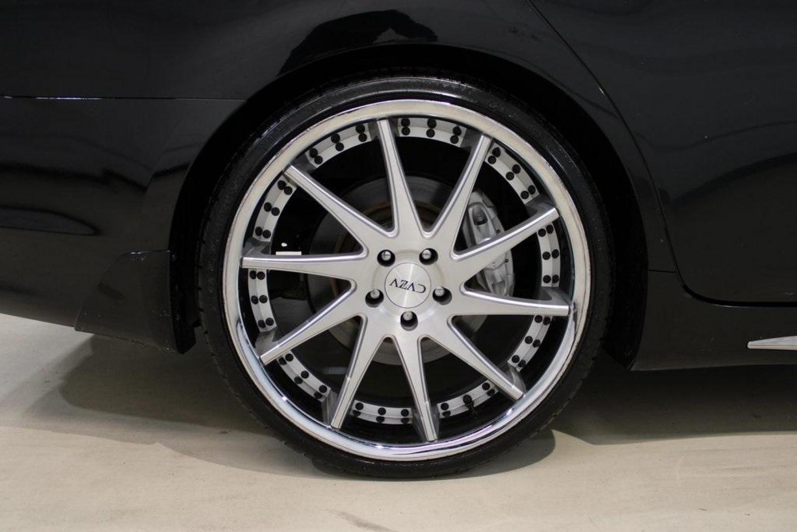 2019 Black Obsidian /Graphite INFINITI Q70L 3.7 (JN1BY1PP7KM) with an 3.7L V6 DOHC 24V VVEL engine, Automatic transmission, located at 15300 Midway Rd., Addison, TX, 75001, (972) 702-0011, 32.958321, -96.838074 - Introducing the 2019 INFINITI Q70 3.7 LUXE AWD, now available at Midway Auto Group in Addison, Texas. This sophisticated sedan seamlessly blends performance, luxury, and advanced technology, offering an exceptional driving experience for discerning motorists.<br><br>Key Features:<br><br>Engine: 3.7- - Photo#10