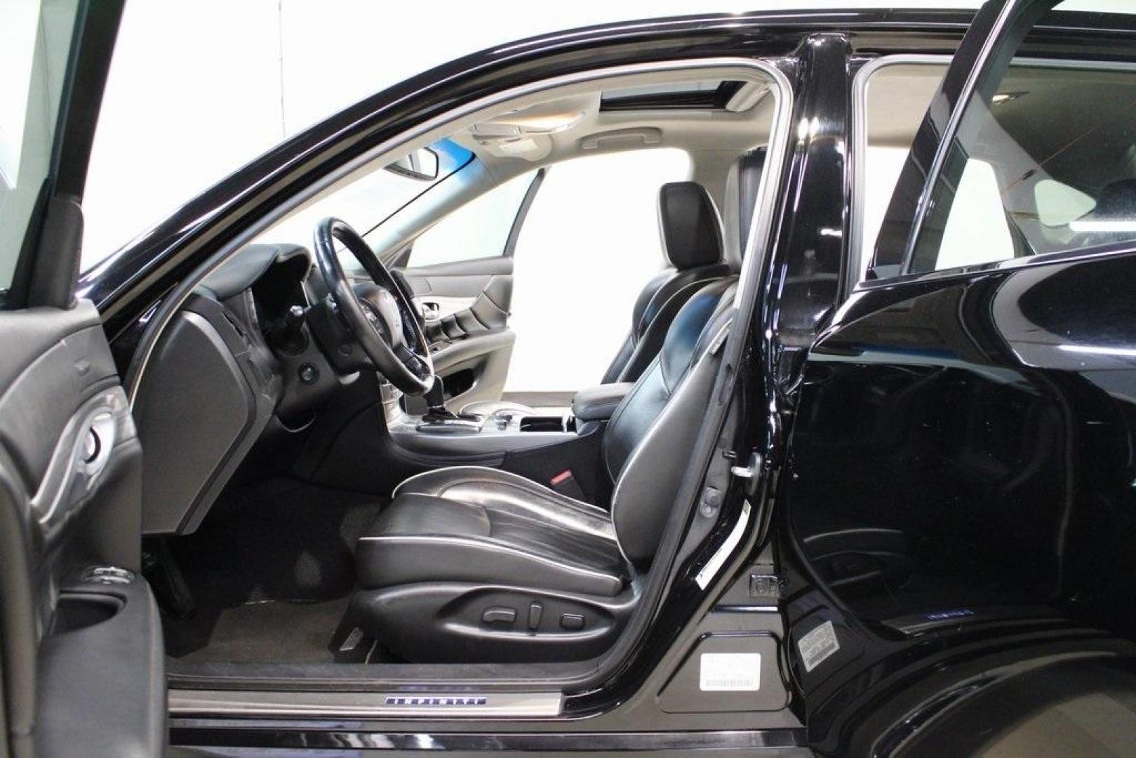 2019 Black Obsidian /Graphite INFINITI Q70L 3.7 (JN1BY1PP7KM) with an 3.7L V6 DOHC 24V VVEL engine, Automatic transmission, located at 15300 Midway Rd., Addison, TX, 75001, (972) 702-0011, 32.958321, -96.838074 - Introducing the 2019 INFINITI Q70 3.7 LUXE AWD, now available at Midway Auto Group in Addison, Texas. This sophisticated sedan seamlessly blends performance, luxury, and advanced technology, offering an exceptional driving experience for discerning motorists.<br><br>Key Features:<br><br>Engine: 3.7- - Photo#13