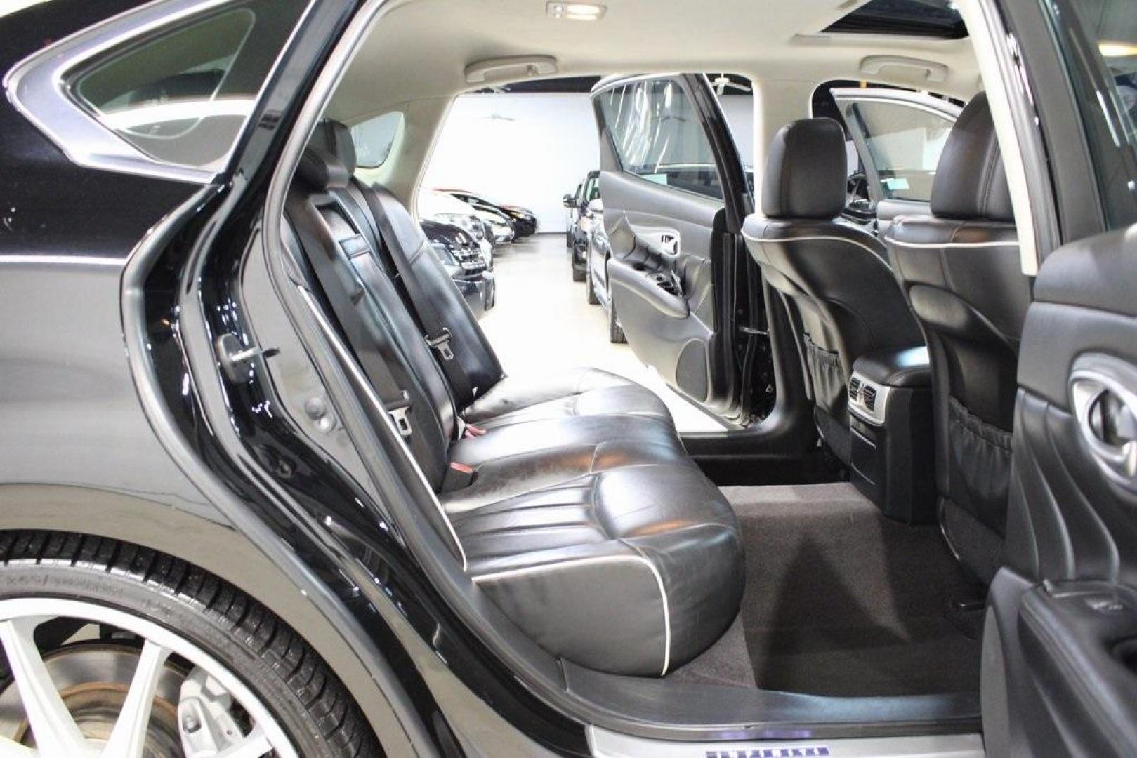 2019 Black Obsidian /Graphite INFINITI Q70L 3.7 (JN1BY1PP7KM) with an 3.7L V6 DOHC 24V VVEL engine, Automatic transmission, located at 15300 Midway Rd., Addison, TX, 75001, (972) 702-0011, 32.958321, -96.838074 - Introducing the 2019 INFINITI Q70 3.7 LUXE AWD, now available at Midway Auto Group in Addison, Texas. This sophisticated sedan seamlessly blends performance, luxury, and advanced technology, offering an exceptional driving experience for discerning motorists.<br><br>Key Features:<br><br>Engine: 3.7- - Photo#15