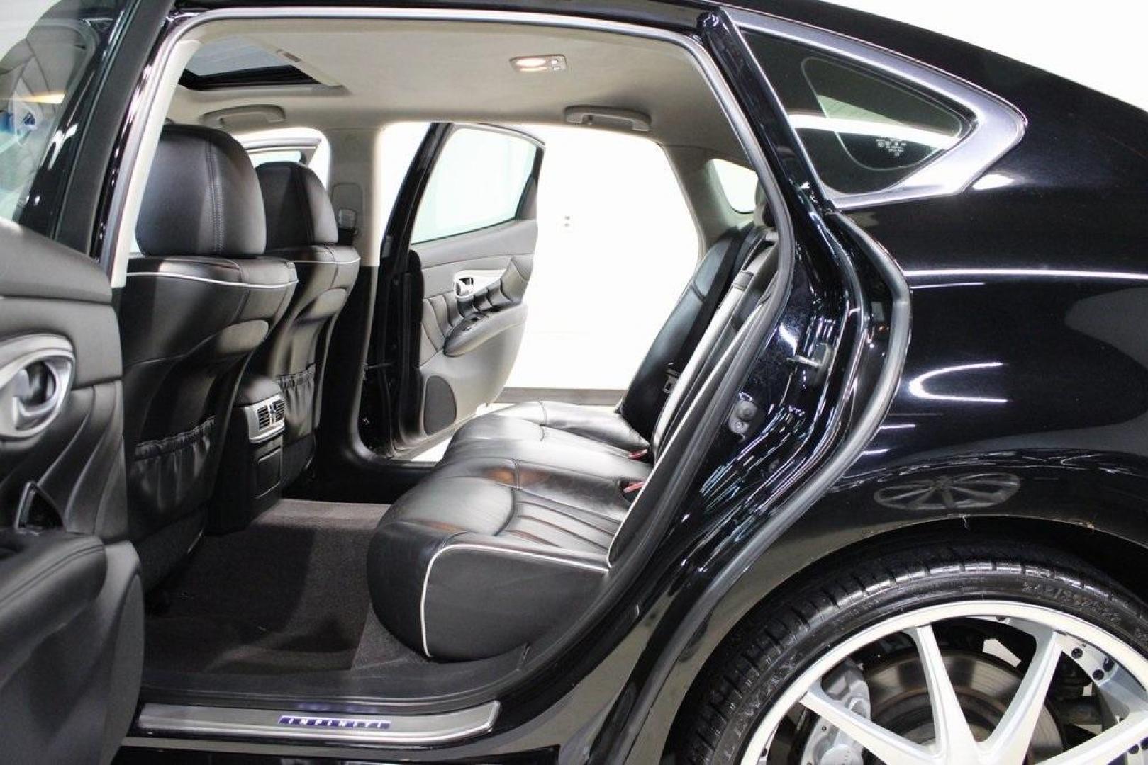 2019 Black Obsidian /Graphite INFINITI Q70L 3.7 (JN1BY1PP7KM) with an 3.7L V6 DOHC 24V VVEL engine, Automatic transmission, located at 15300 Midway Rd., Addison, TX, 75001, (972) 702-0011, 32.958321, -96.838074 - Introducing the 2019 INFINITI Q70 3.7 LUXE AWD, now available at Midway Auto Group in Addison, Texas. This sophisticated sedan seamlessly blends performance, luxury, and advanced technology, offering an exceptional driving experience for discerning motorists.<br><br>Key Features:<br><br>Engine: 3.7- - Photo#16