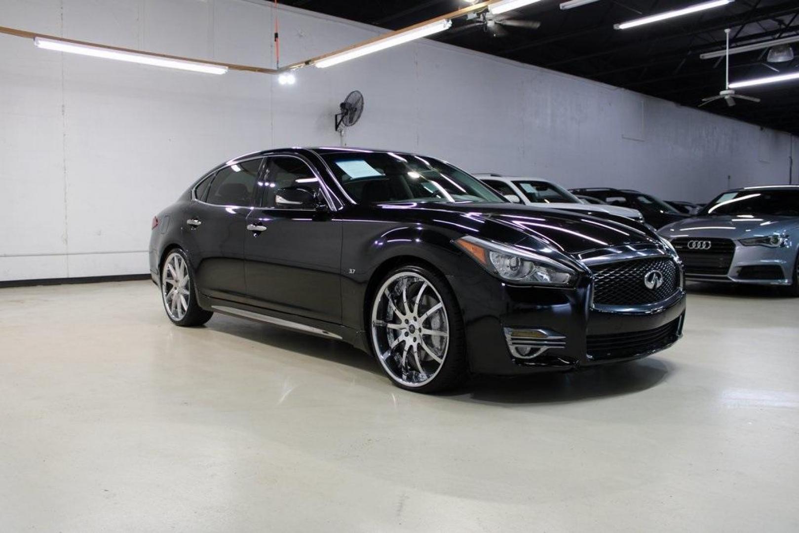 2019 Black Obsidian /Graphite INFINITI Q70L 3.7 (JN1BY1PP7KM) with an 3.7L V6 DOHC 24V VVEL engine, Automatic transmission, located at 15300 Midway Rd., Addison, TX, 75001, (972) 702-0011, 32.958321, -96.838074 - Introducing the 2019 INFINITI Q70 3.7 LUXE AWD, now available at Midway Auto Group in Addison, Texas. This sophisticated sedan seamlessly blends performance, luxury, and advanced technology, offering an exceptional driving experience for discerning motorists.<br><br>Key Features:<br><br>Engine: 3.7- - Photo#6