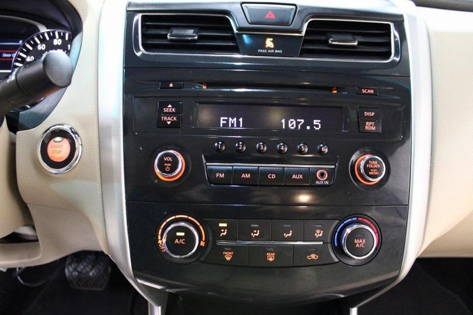 2015 Glacier White /Beige Nissan Altima 2.5 S (1N4AL3AP8FN) with an 2.5L I4 DOHC 16V engine, CVT transmission, located at 15300 Midway Rd., Addison, TX, 75001, (972) 702-0011, 32.958321, -96.838074 - Introducing the 2015 Nissan Altima 2.5 S, now available at Midway Auto Group in Addison, Texas. This midsize sedan offers a harmonious blend of style, efficiency, and comfort, making it an excellent choice for both daily commutes and long-distance drives.<br><br>Key Features:<br><br>Engine: 2.5L I4 - Photo#17