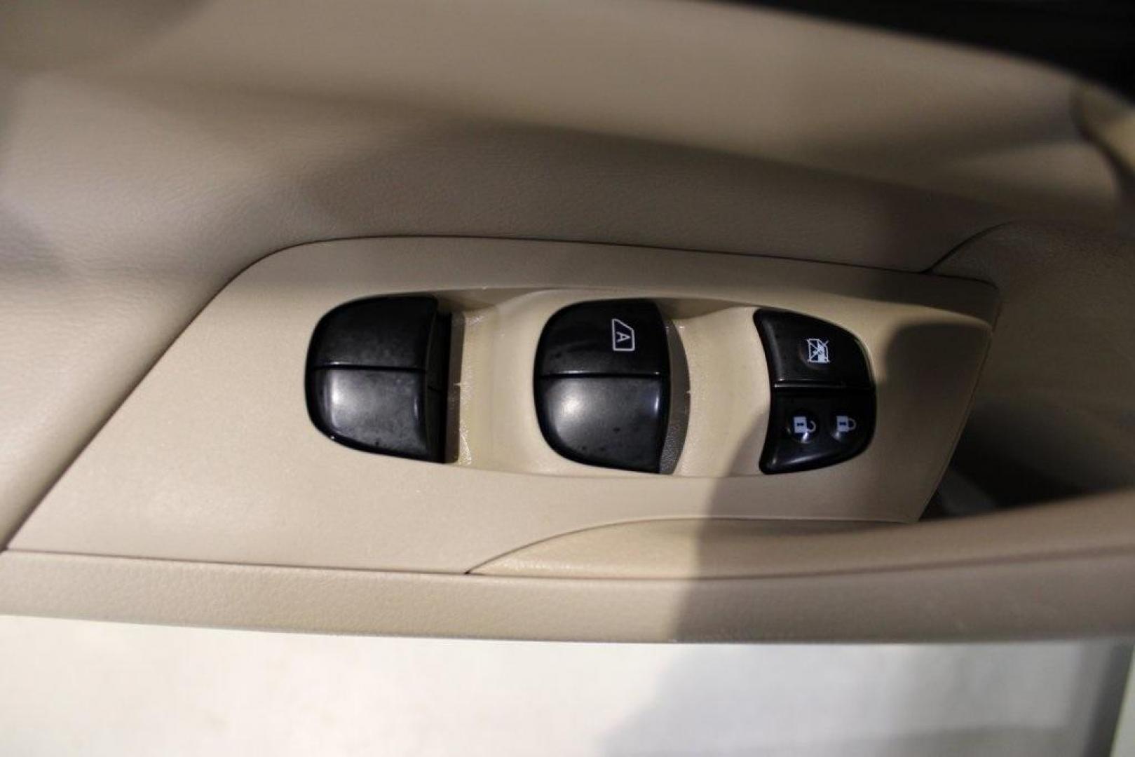 2015 Glacier White /Beige Nissan Altima 2.5 S (1N4AL3AP8FN) with an 2.5L I4 DOHC 16V engine, CVT transmission, located at 15300 Midway Rd., Addison, TX, 75001, (972) 702-0011, 32.958321, -96.838074 - Introducing the 2015 Nissan Altima 2.5 S, now available at Midway Auto Group in Addison, Texas. This midsize sedan offers a harmonious blend of style, efficiency, and comfort, making it an excellent choice for both daily commutes and long-distance drives.<br><br>Key Features:<br><br>Engine: 2.5L I4 - Photo#23
