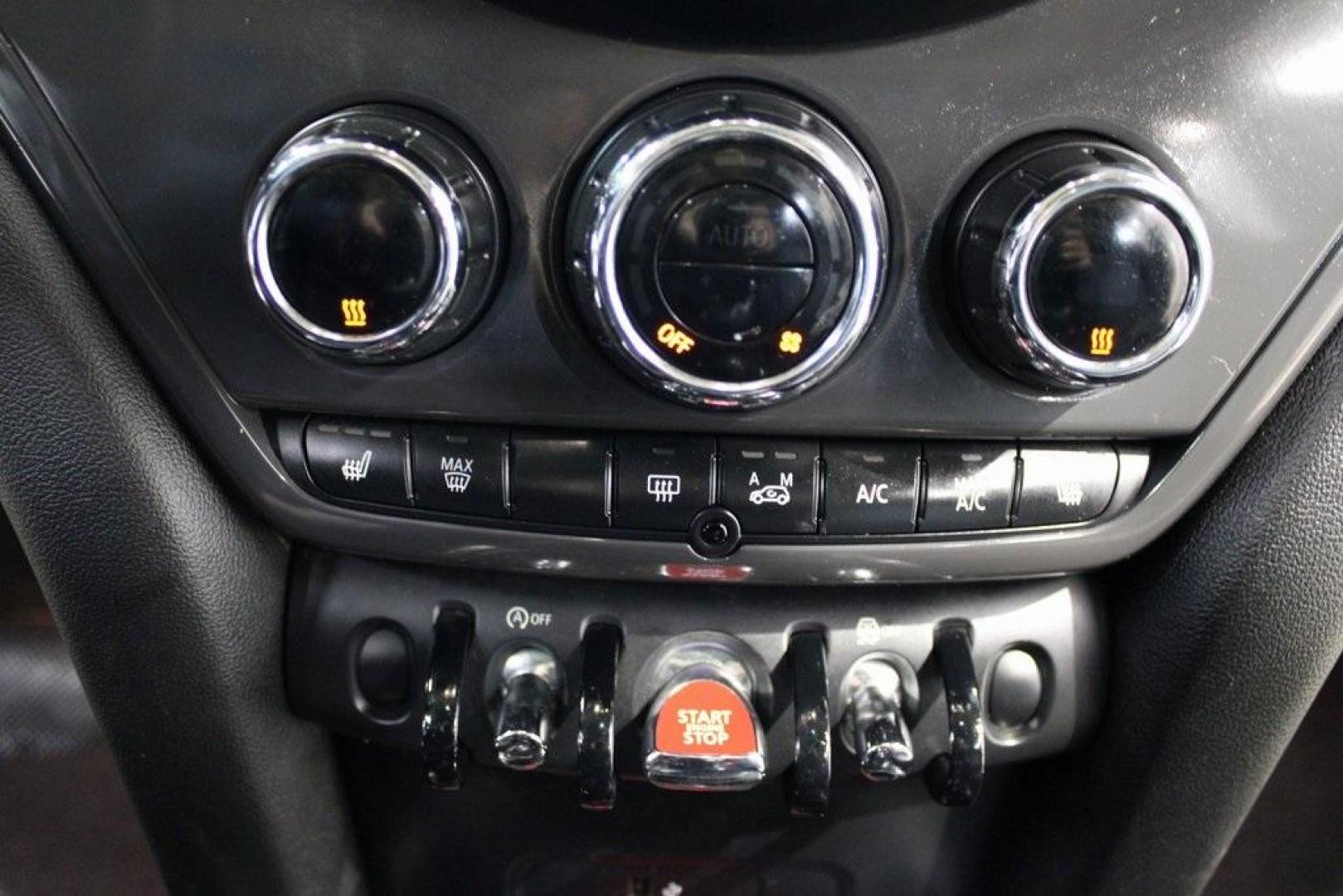 2020 Chili Red /Carbon Black MINI Cooper Countryman Classic (WMZYW3C07L3) with an 1.5L I-3 engine, Automatic transmission, located at 15300 Midway Rd., Addison, TX, 75001, (972) 702-0011, 32.958321, -96.838074 - Introducing the 2020 MINI Cooper S Countryman, now available at Midway Auto Group in Addison, Texas. This compact crossover seamlessly blends iconic MINI styling with modern performance and versatility, making it an ideal choice for both city commutes and weekend adventures.<br><br>Key Features:<br> - Photo#19