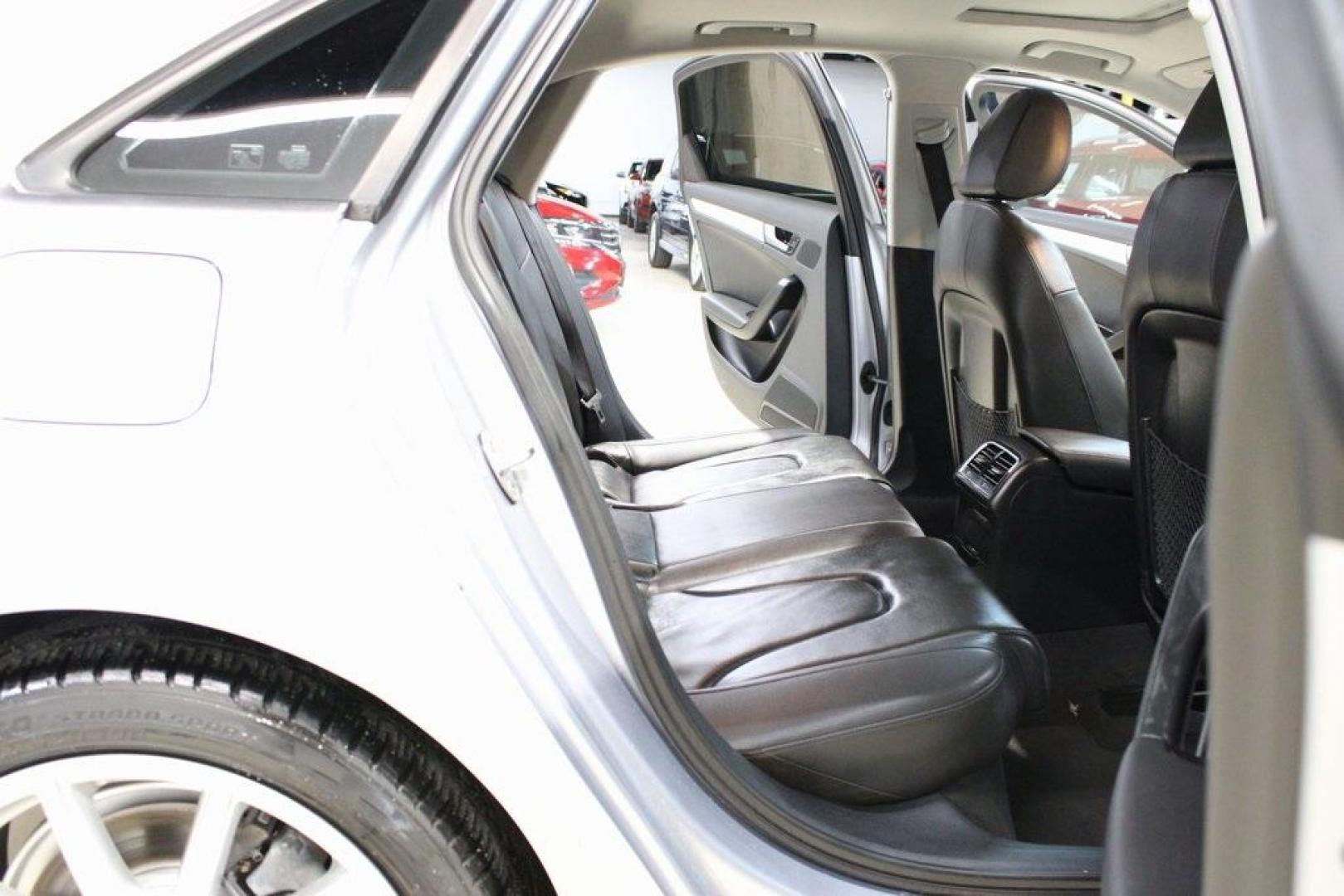 2016 Florett Silver Metallic Audi A4 2.0T Premium (WAUAFAFL7GN) with an 2.0L 4-Cylinder TFSI DOHC engine, CVT transmission, located at 15300 Midway Rd., Addison, TX, 75001, (972) 702-0011, 32.958321, -96.838074 - Photo#15