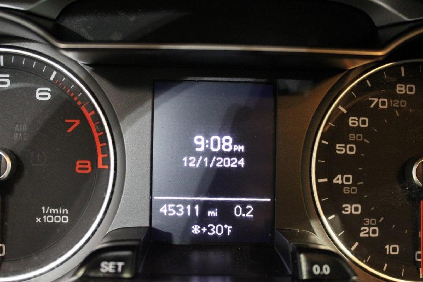 2016 Florett Silver Metallic Audi A4 2.0T Premium (WAUAFAFL7GN) with an 2.0L 4-Cylinder TFSI DOHC engine, CVT transmission, located at 15300 Midway Rd., Addison, TX, 75001, (972) 702-0011, 32.958321, -96.838074 - Photo#22