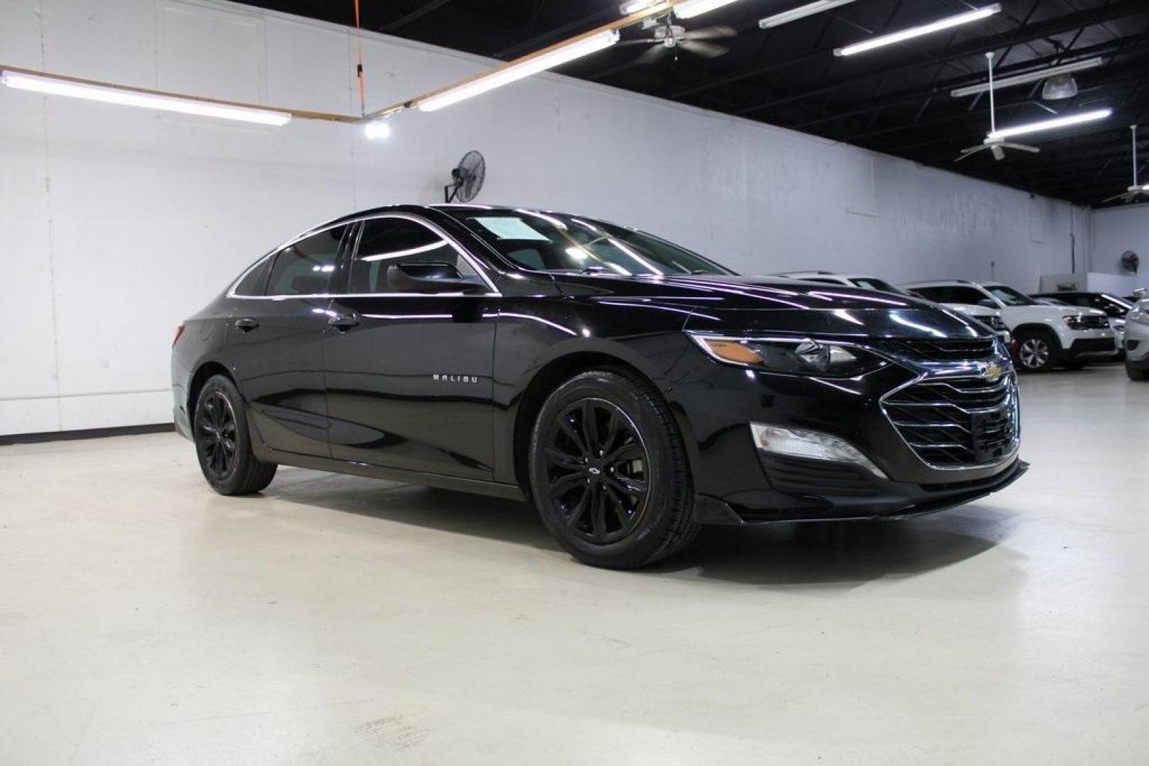 2020 Mosaic Black Metallic /Jet Black Chevrolet Malibu LT (1G1ZD5ST1LF) with an 1.5L DOHC engine, CVT transmission, located at 15300 Midway Rd., Addison, TX, 75001, (972) 702-0011, 32.958321, -96.838074 - Photo#6