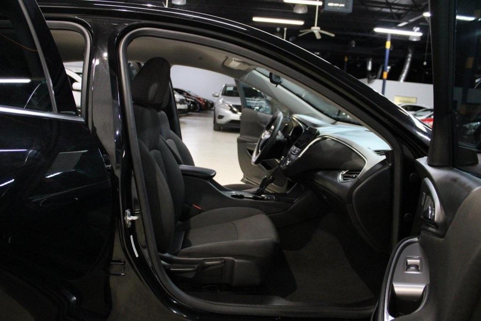 2020 Mosaic Black Metallic /Jet Black Chevrolet Malibu LT (1G1ZD5ST1LF) with an 1.5L DOHC engine, CVT transmission, located at 15300 Midway Rd., Addison, TX, 75001, (972) 702-0011, 32.958321, -96.838074 - Photo#13