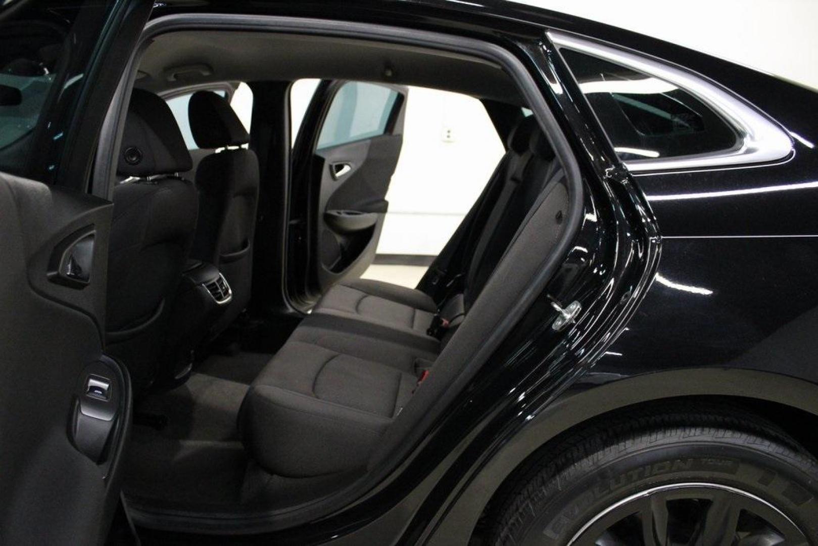 2020 Mosaic Black Metallic /Jet Black Chevrolet Malibu LT (1G1ZD5ST1LF) with an 1.5L DOHC engine, CVT transmission, located at 15300 Midway Rd., Addison, TX, 75001, (972) 702-0011, 32.958321, -96.838074 - Photo#15