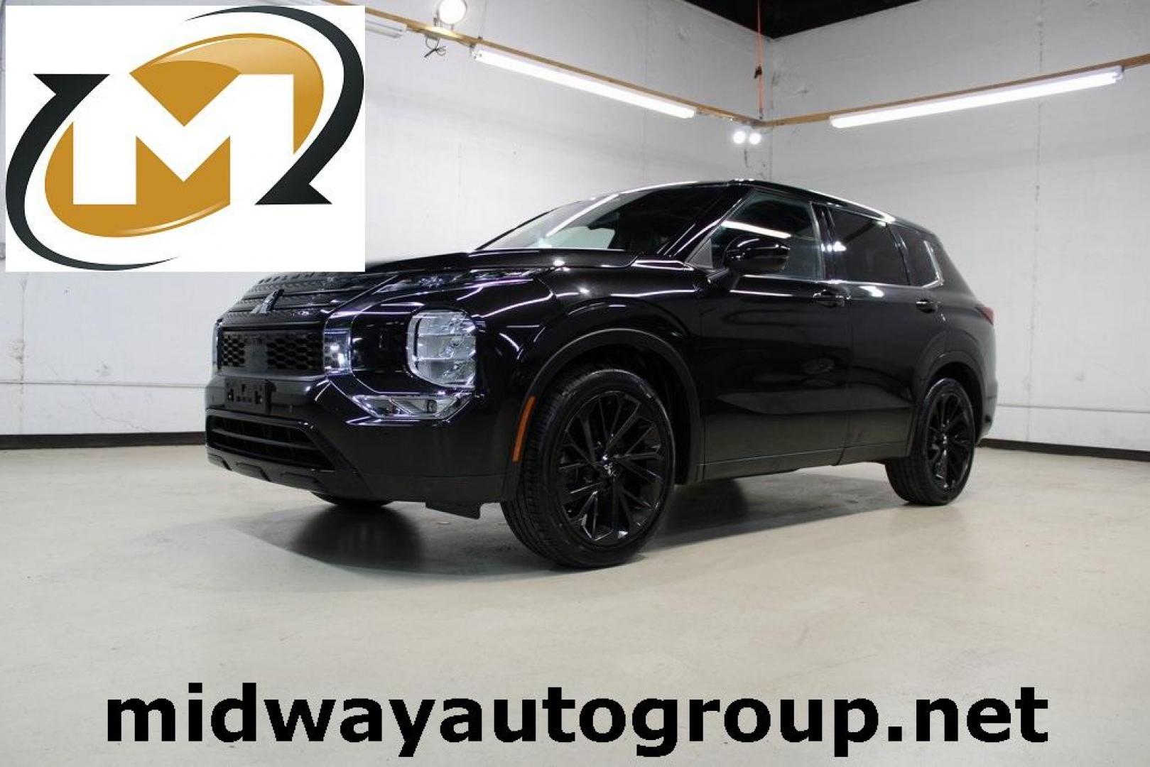 2022 Black /Black Mitsubishi Outlander SE (JA4J4UA88NZ) with an 2.5L 4-Cylinder DOHC engine, CVT transmission, located at 15300 Midway Rd., Addison, TX, 75001, (972) 702-0011, 32.958321, -96.838074 - Introducing the 2022 Mitsubishi Outlander Black Edition, now available at Midway Auto Group in Addison, Texas. This sleek and versatile SUV combines modern design with advanced features, offering a comfortable and connected driving experience.<br><br>Key Features:<br><br>Mileage: 127,641 miles<br><b - Photo#0