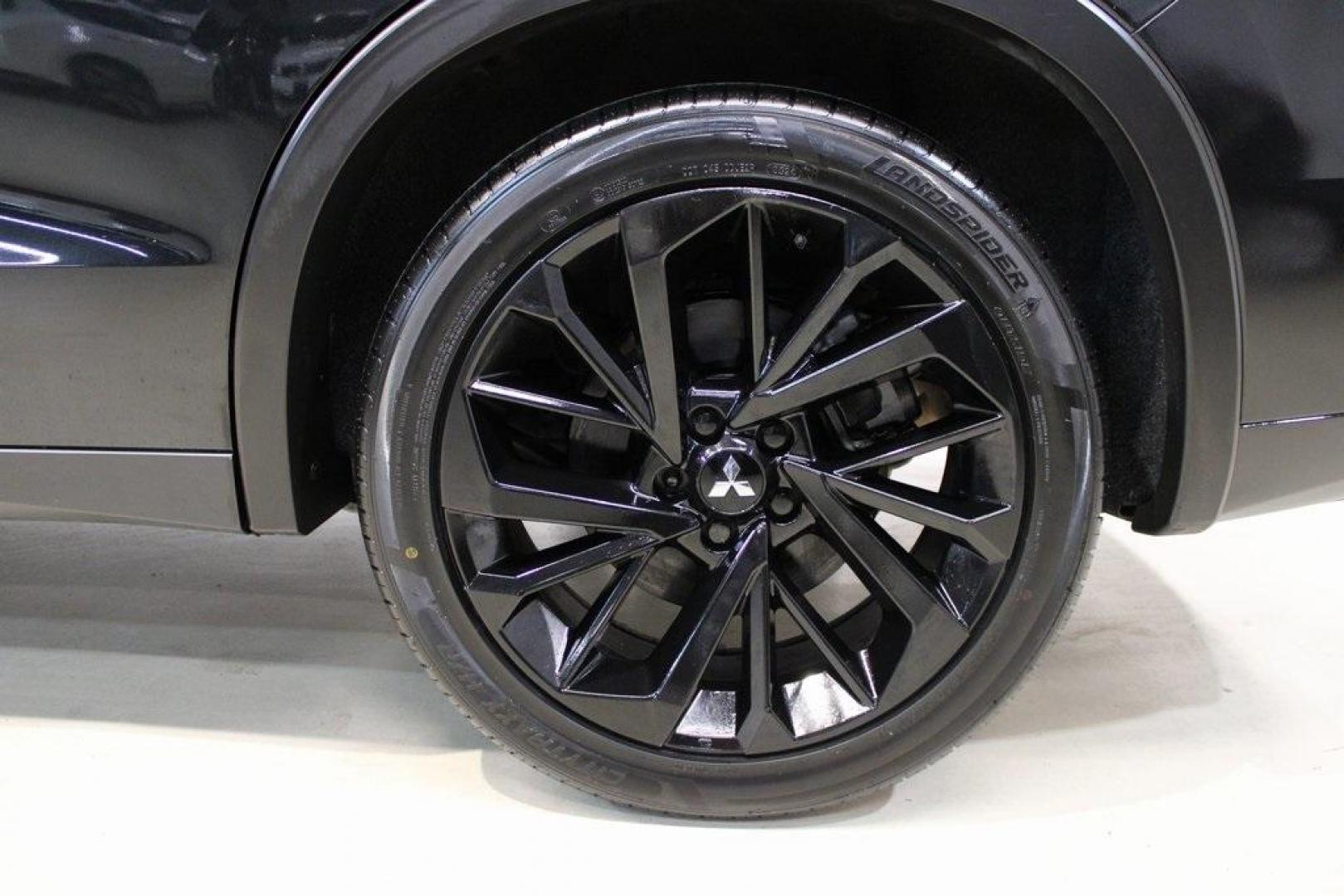 2022 Black /Black Mitsubishi Outlander SE (JA4J4UA88NZ) with an 2.5L 4-Cylinder DOHC engine, CVT transmission, located at 15300 Midway Rd., Addison, TX, 75001, (972) 702-0011, 32.958321, -96.838074 - Introducing the 2022 Mitsubishi Outlander Black Edition, now available at Midway Auto Group in Addison, Texas. This sleek and versatile SUV combines modern design with advanced features, offering a comfortable and connected driving experience.<br><br>Key Features:<br><br>Mileage: 127,641 miles<br><b - Photo#9