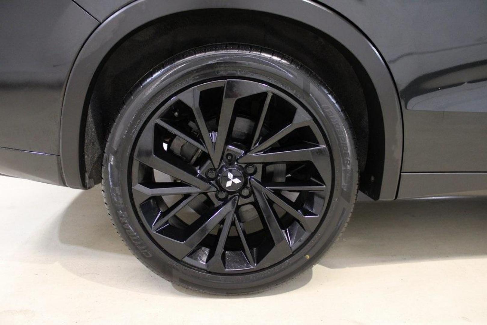 2022 Black /Black Mitsubishi Outlander SE (JA4J4UA88NZ) with an 2.5L 4-Cylinder DOHC engine, CVT transmission, located at 15300 Midway Rd., Addison, TX, 75001, (972) 702-0011, 32.958321, -96.838074 - Introducing the 2022 Mitsubishi Outlander Black Edition, now available at Midway Auto Group in Addison, Texas. This sleek and versatile SUV combines modern design with advanced features, offering a comfortable and connected driving experience.<br><br>Key Features:<br><br>Mileage: 127,641 miles<br><b - Photo#10