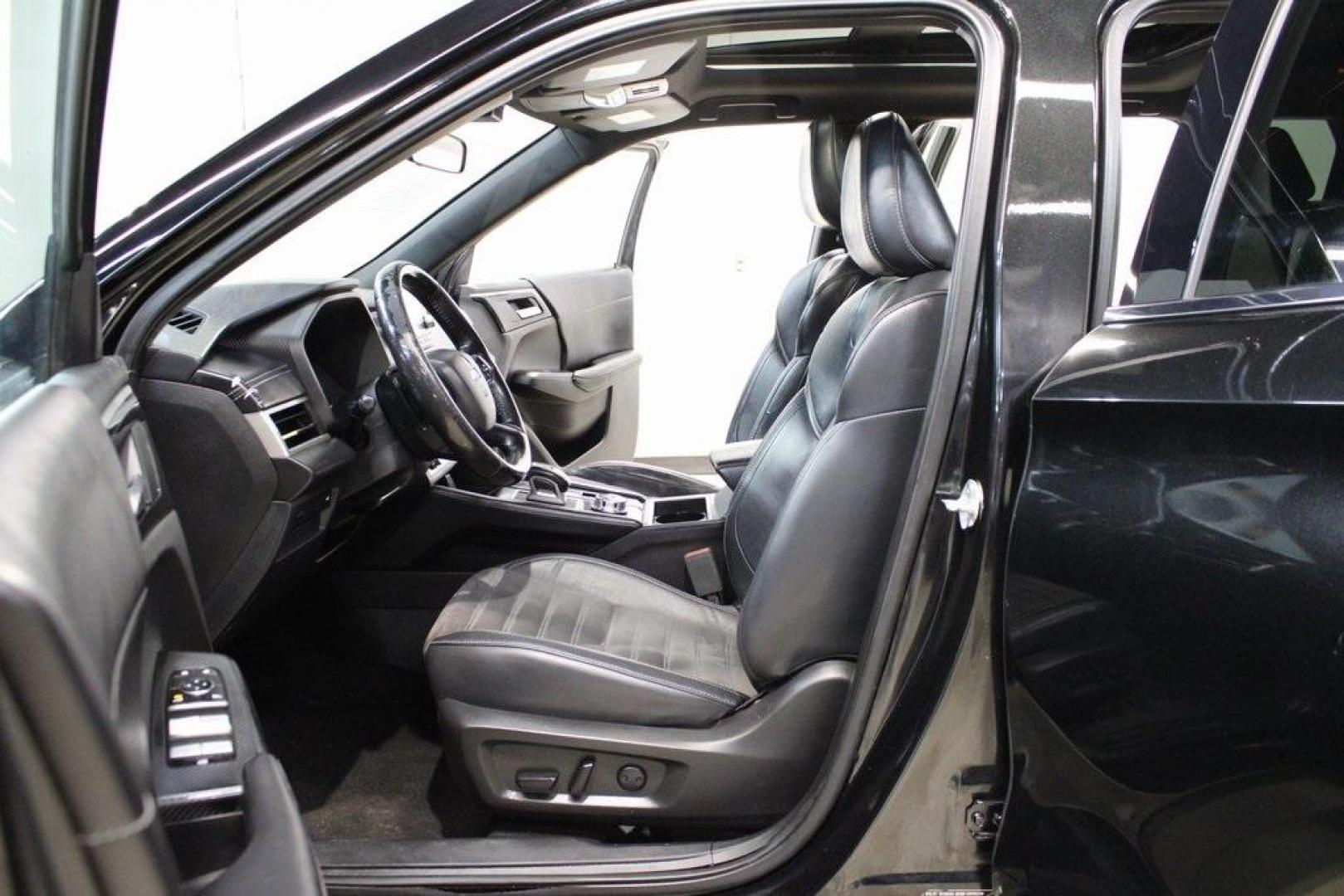2022 Black /Black Mitsubishi Outlander SE (JA4J4UA88NZ) with an 2.5L 4-Cylinder DOHC engine, CVT transmission, located at 15300 Midway Rd., Addison, TX, 75001, (972) 702-0011, 32.958321, -96.838074 - Introducing the 2022 Mitsubishi Outlander Black Edition, now available at Midway Auto Group in Addison, Texas. This sleek and versatile SUV combines modern design with advanced features, offering a comfortable and connected driving experience.<br><br>Key Features:<br><br>Mileage: 127,641 miles<br><b - Photo#12