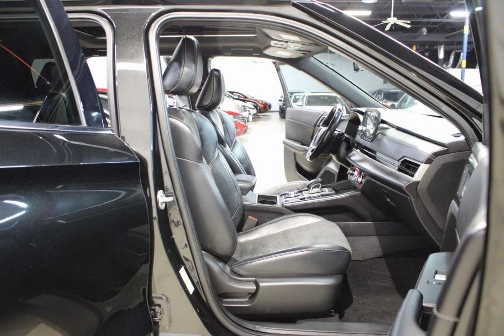 2022 Black /Black Mitsubishi Outlander SE (JA4J4UA88NZ) with an 2.5L 4-Cylinder DOHC engine, CVT transmission, located at 15300 Midway Rd., Addison, TX, 75001, (972) 702-0011, 32.958321, -96.838074 - Introducing the 2022 Mitsubishi Outlander Black Edition, now available at Midway Auto Group in Addison, Texas. This sleek and versatile SUV combines modern design with advanced features, offering a comfortable and connected driving experience.<br><br>Key Features:<br><br>Mileage: 127,641 miles<br><b - Photo#13