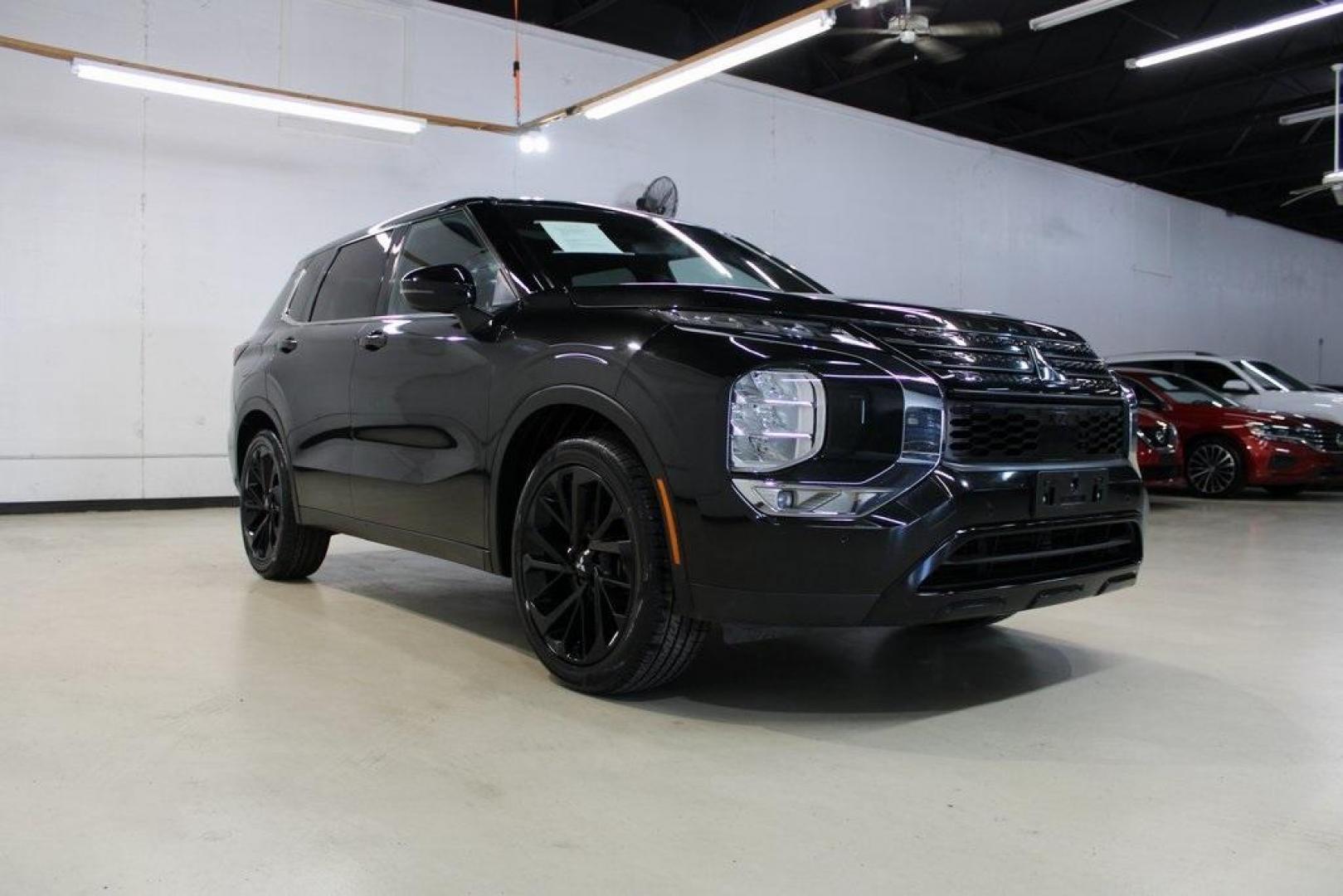 2022 Black /Black Mitsubishi Outlander SE (JA4J4UA88NZ) with an 2.5L 4-Cylinder DOHC engine, CVT transmission, located at 15300 Midway Rd., Addison, TX, 75001, (972) 702-0011, 32.958321, -96.838074 - Introducing the 2022 Mitsubishi Outlander Black Edition, now available at Midway Auto Group in Addison, Texas. This sleek and versatile SUV combines modern design with advanced features, offering a comfortable and connected driving experience.<br><br>Key Features:<br><br>Mileage: 127,641 miles<br><b - Photo#1