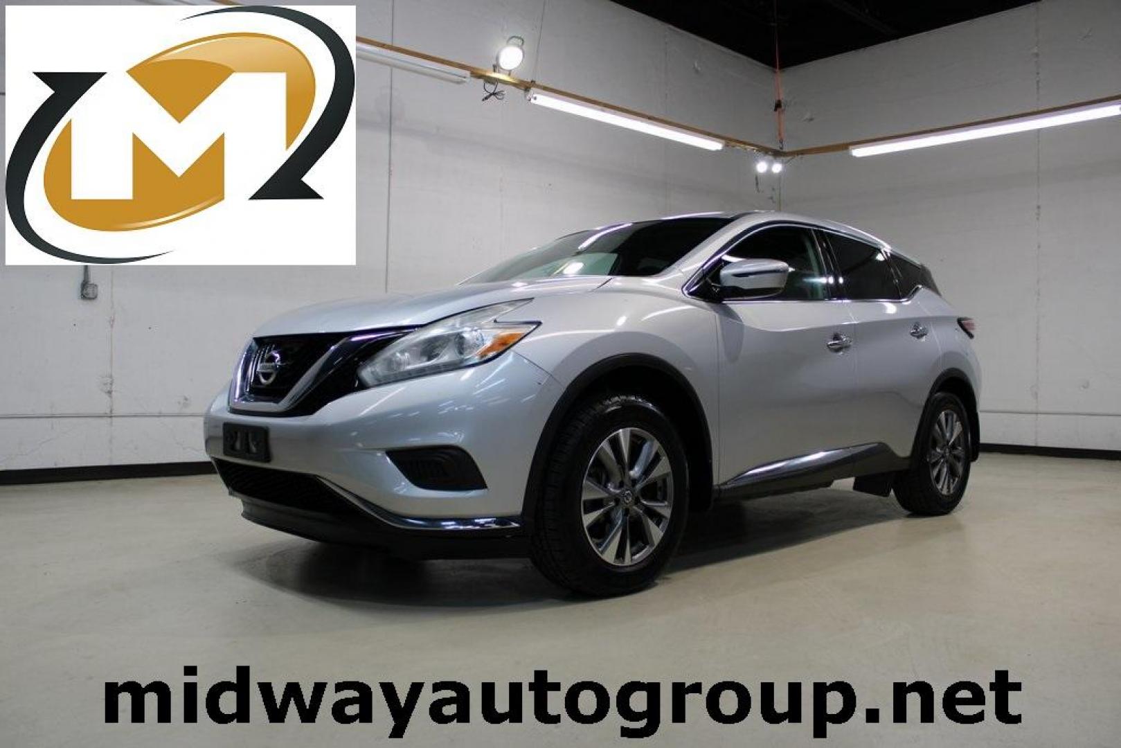 2017 Brilliant Silver Metallic /Graphite Nissan Murano S (5N1AZ2MG4HN) with an 3.5L V6 engine, CVT transmission, located at 15300 Midway Rd., Addison, TX, 75001, (972) 702-0011, 32.958321, -96.838074 - Midway Auto Group in Addison, TX, is pleased to offer this 2017 Nissan Murano S, a midsize crossover SUV that combines comfort, style, and performance.<br><br>Key Features:<br><br>Engine and Performance: Powered by a 3.5L V6 engine paired with a CVT transmission, delivering a balance of power and - Photo#0