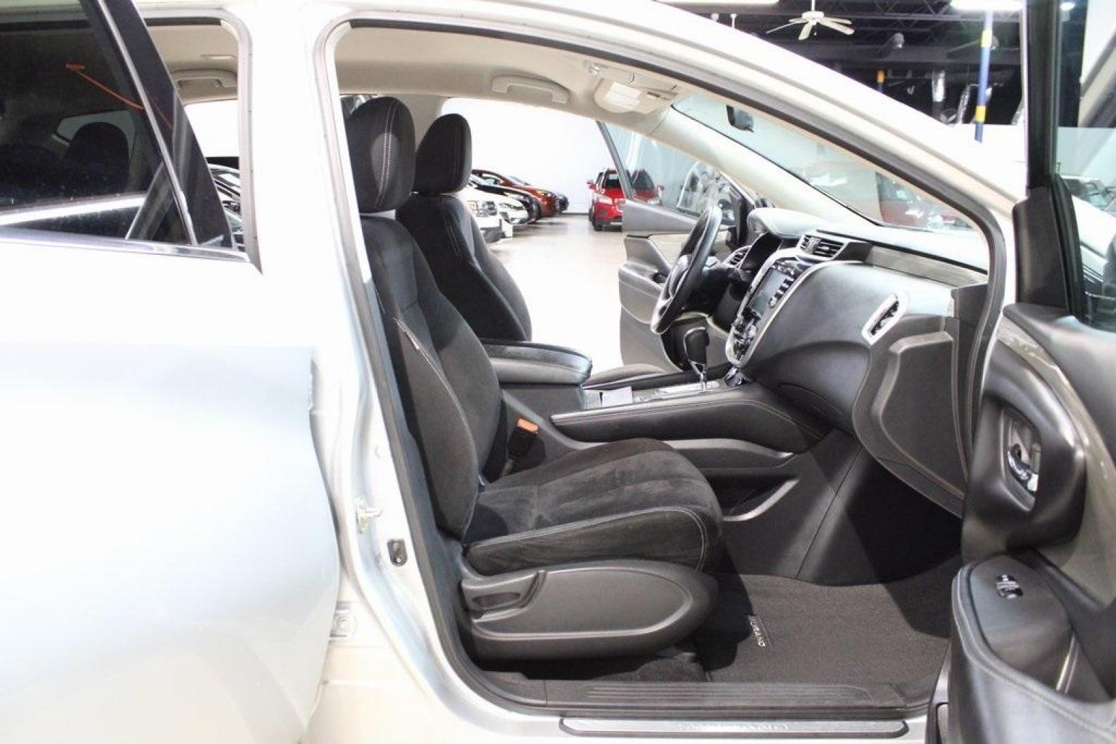 2017 Brilliant Silver Metallic /Graphite Nissan Murano S (5N1AZ2MG4HN) with an 3.5L V6 engine, CVT transmission, located at 15300 Midway Rd., Addison, TX, 75001, (972) 702-0011, 32.958321, -96.838074 - Midway Auto Group in Addison, TX, is pleased to offer this 2017 Nissan Murano S, a midsize crossover SUV that combines comfort, style, and performance.<br><br>Key Features:<br><br>Engine and Performance: Powered by a 3.5L V6 engine paired with a CVT transmission, delivering a balance of power and - Photo#12