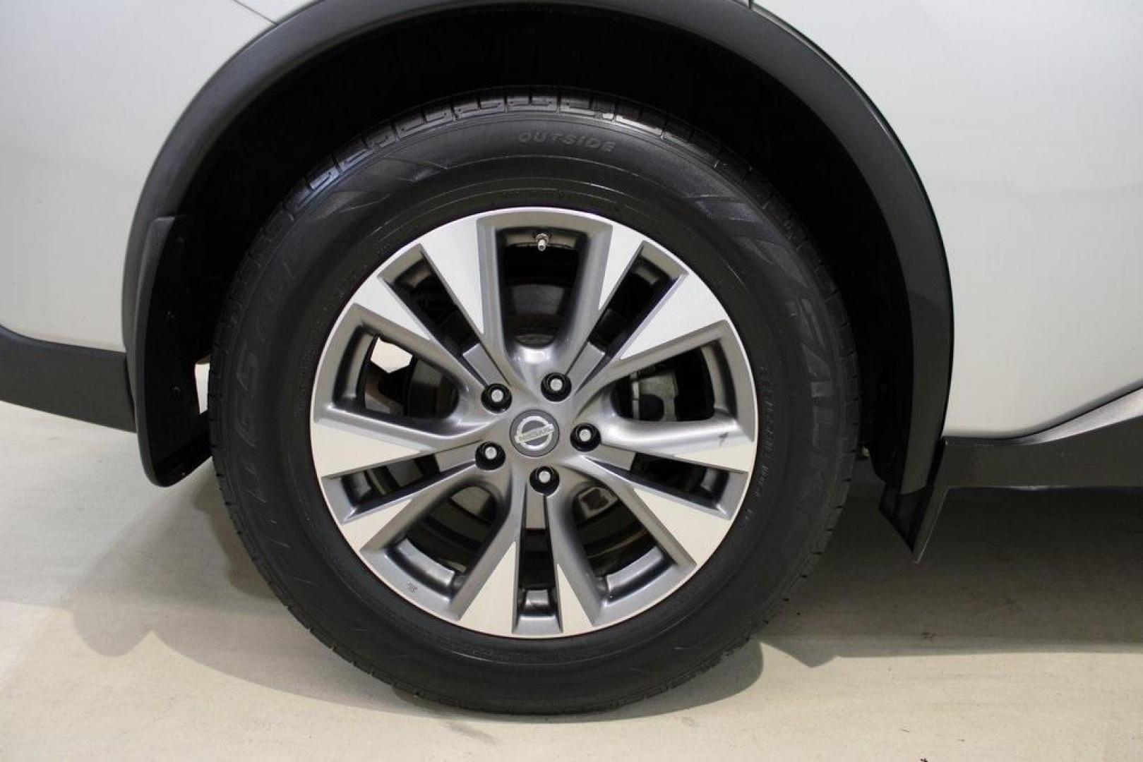 2017 Brilliant Silver Metallic /Graphite Nissan Murano S (5N1AZ2MG4HN) with an 3.5L V6 engine, CVT transmission, located at 15300 Midway Rd., Addison, TX, 75001, (972) 702-0011, 32.958321, -96.838074 - Midway Auto Group in Addison, TX, is pleased to offer this 2017 Nissan Murano S, a midsize crossover SUV that combines comfort, style, and performance.<br><br>Key Features:<br><br>Engine and Performance: Powered by a 3.5L V6 engine paired with a CVT transmission, delivering a balance of power and - Photo#8