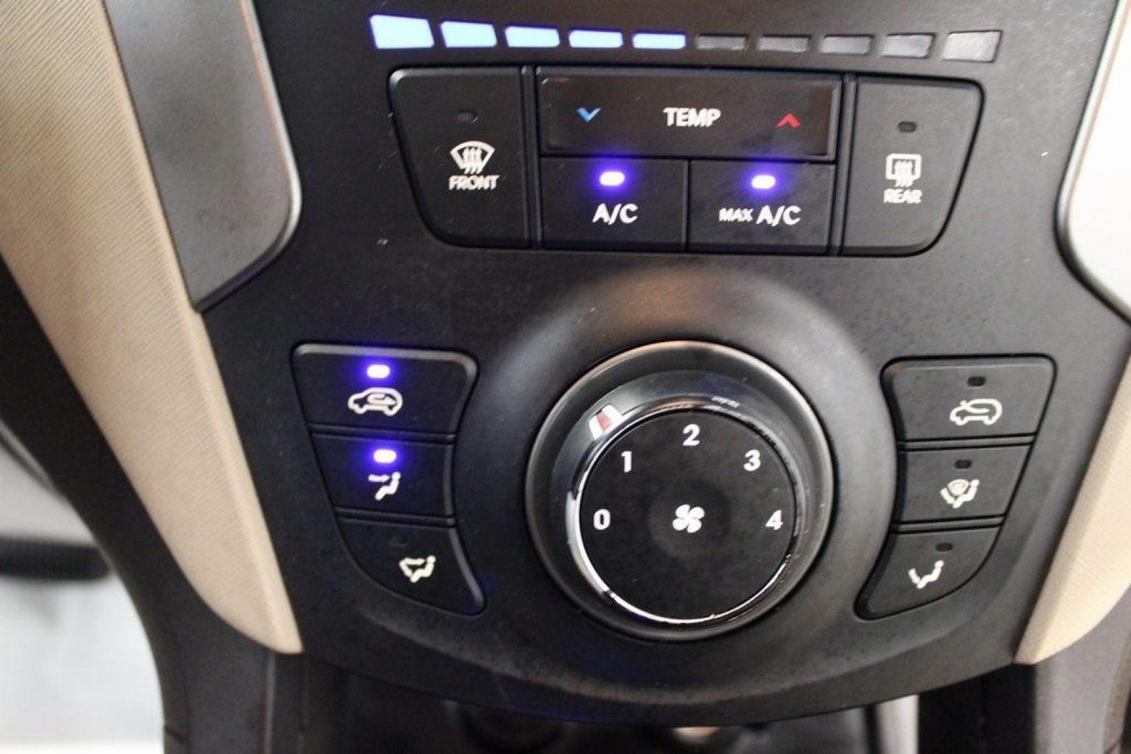 2017 Canyon Copper /Beige Hyundai Santa Fe Sport 2.4 Base (5XYZT3LB1HG) with an 2.4L I4 DGI DOHC 16V engine, Automatic transmission, located at 15300 Midway Rd., Addison, TX, 75001, (972) 702-0011, 32.958321, -96.838074 - Photo#20