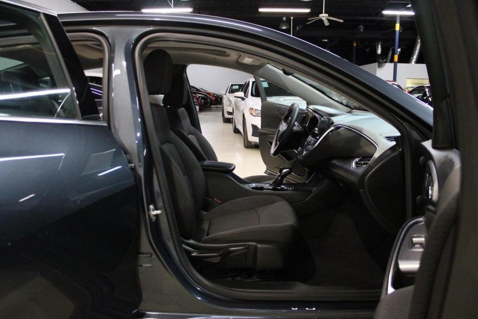 2021 Shadow Gray Metallic /Jet Black Chevrolet Malibu LT (1G1ZD5ST1MF) with an 1.5L DOHC engine, CVT transmission, located at 15300 Midway Rd., Addison, TX, 75001, (972) 702-0011, 32.958321, -96.838074 - Midway Auto Group in Addison, TX, is excited to offer this 2021 Chevrolet Malibu LT, a midsize sedan that combines modern styling, efficient performance, and a suite of desirable features to enhance your driving experience.<br><br>Key Features:<br><br>Engine and Performance: Equipped with a 1.5-li - Photo#14