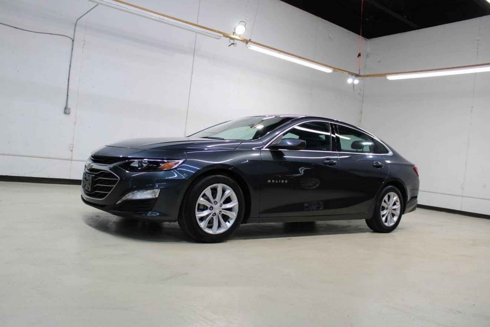 2021 Shadow Gray Metallic /Jet Black Chevrolet Malibu LT (1G1ZD5ST1MF) with an 1.5L DOHC engine, CVT transmission, located at 15300 Midway Rd., Addison, TX, 75001, (972) 702-0011, 32.958321, -96.838074 - Midway Auto Group in Addison, TX, is excited to offer this 2021 Chevrolet Malibu LT, a midsize sedan that combines modern styling, efficient performance, and a suite of desirable features to enhance your driving experience.<br><br>Key Features:<br><br>Engine and Performance: Equipped with a 1.5-li - Photo#4