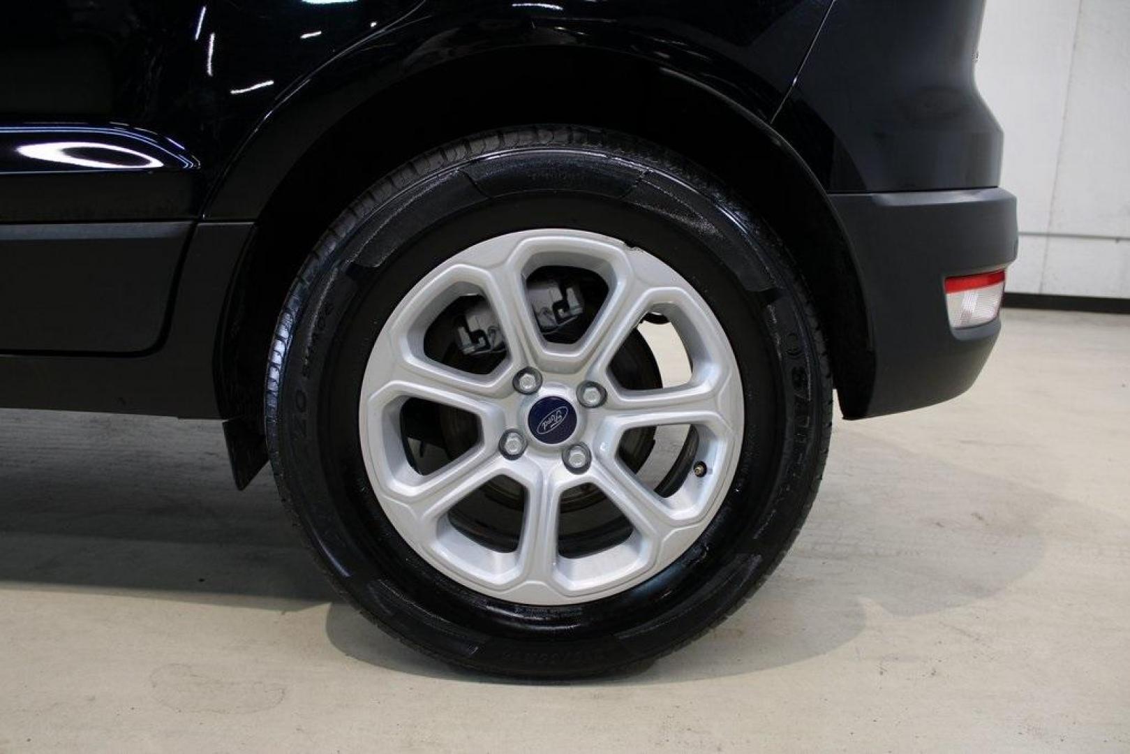 2018 Shadow Black /Ebony Black Ford EcoSport SE (MAJ3P1TE1JC) with an EcoBoost 1.0L I3 GTDi DOHC Turbocharged VCT engine, Automatic transmission, located at 15300 Midway Rd., Addison, TX, 75001, (972) 702-0011, 32.958321, -96.838074 - Midway Auto Group in Addison, TX, is excited to present this 2018 Ford EcoSport SE, a compact SUV that combines versatility, efficiency, and modern features to enhance your driving experience.<br><br>Key Features:<br><br>Engine and Performance: Powered by a 1.0-liter EcoBoost turbocharged engine, - Photo#9