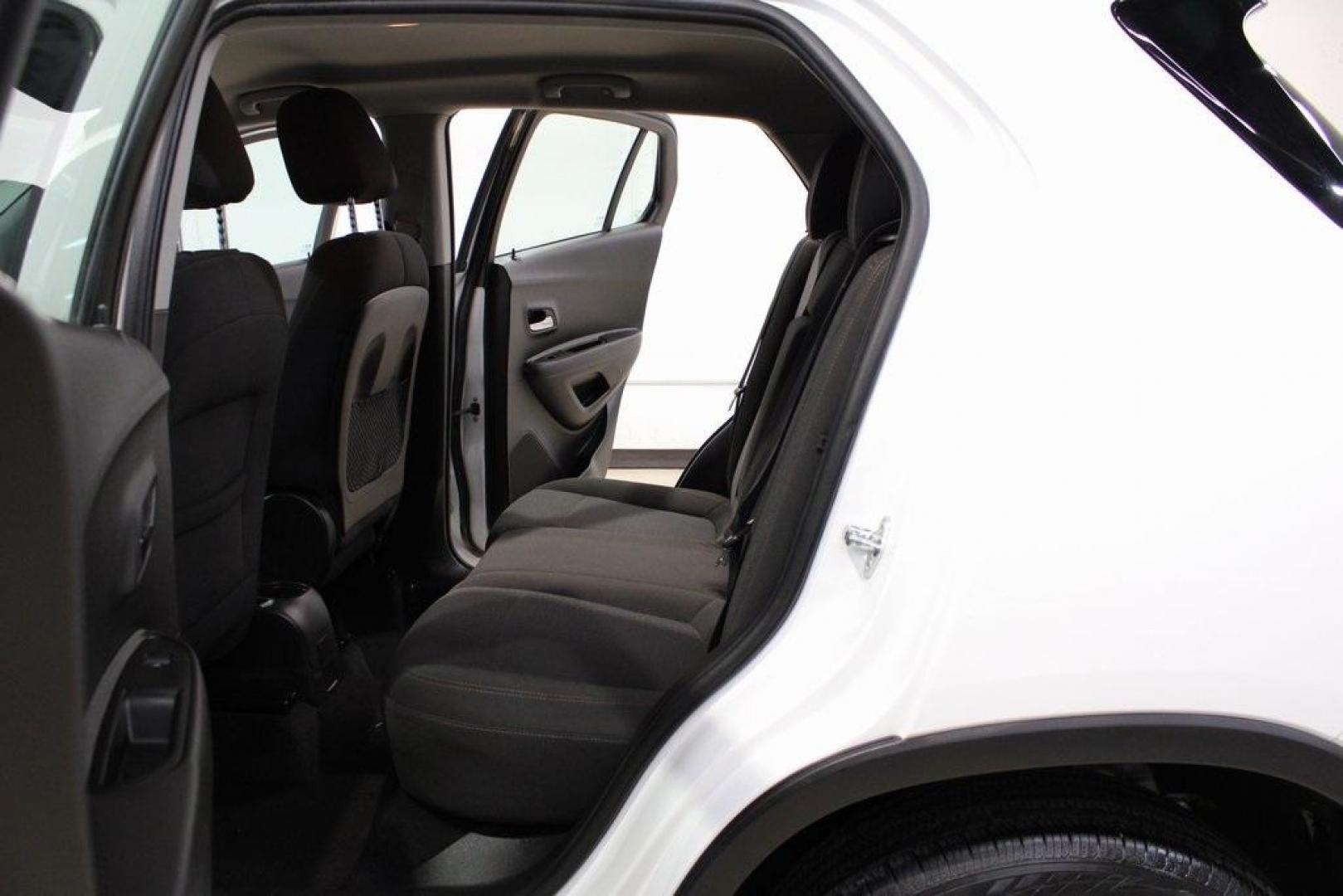 2018 Summit White /Black Chevrolet Trax LS (KL7CJNSB5JB) with an ECOTEC 1.4L I4 SMPI DOHC Turbocharged VVT engine, Automatic transmission, located at 15300 Midway Rd., Addison, TX, 75001, (972) 702-0011, 32.958321, -96.838074 - Photo#16