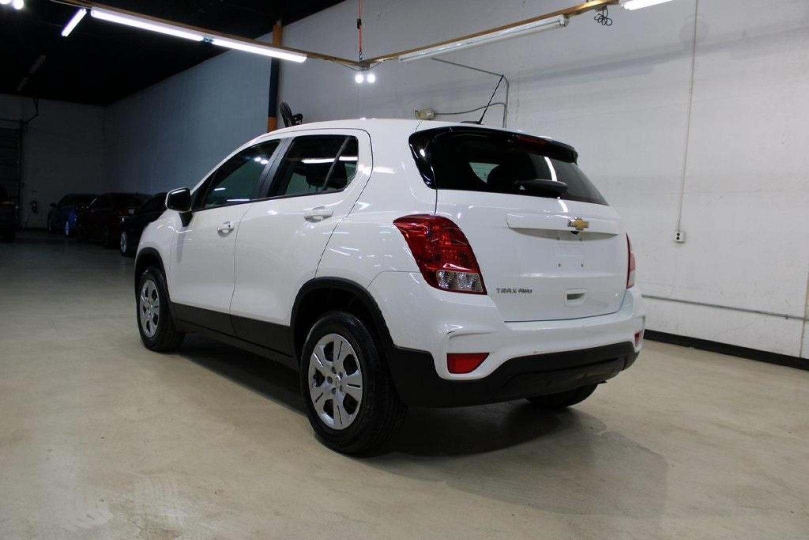 2018 Summit White /Black Chevrolet Trax LS (KL7CJNSB5JB) with an ECOTEC 1.4L I4 SMPI DOHC Turbocharged VVT engine, Automatic transmission, located at 15300 Midway Rd., Addison, TX, 75001, (972) 702-0011, 32.958321, -96.838074 - Photo#3