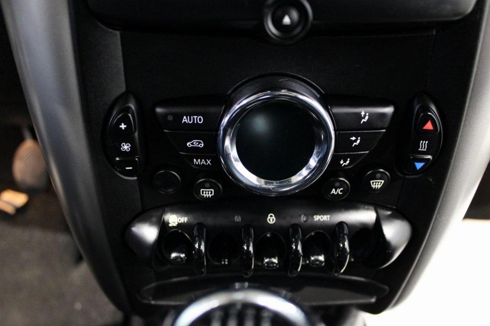 2015 Black Metallic /Carbon Black MINI Cooper Countryman Base (WMWZB3C55FW) with an 1.6L I4 DOHC 16V engine, Manual transmission, located at 15300 Midway Rd., Addison, TX, 75001, (972) 702-0011, 32.958321, -96.838074 - Photo#19