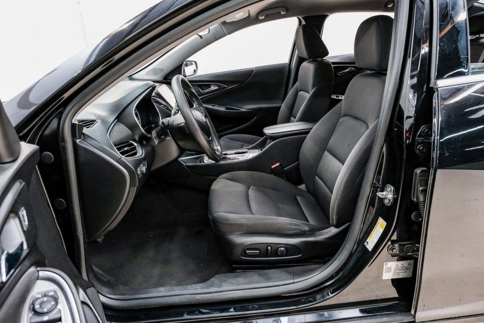 2019 Mosaic Black Metallic /Jet Black Chevrolet Malibu LT (1G1ZD5ST9KF) with an 1.5L DOHC engine, CVT transmission, located at 15300 Midway Rd., Addison, TX, 75001, (972) 702-0011, 32.958321, -96.838074 - 2019 Chevrolet Malibu LT<br><br>Now Available at Midway Auto Group, Addison, Texas<br><br>Stylish, efficient, and packed with modern features the 2019 Chevrolet Malibu LT is a well-rounded midsize sedan designed for comfort and everyday dependability. With a sleek exterior design, smooth ride qualit - Photo#3