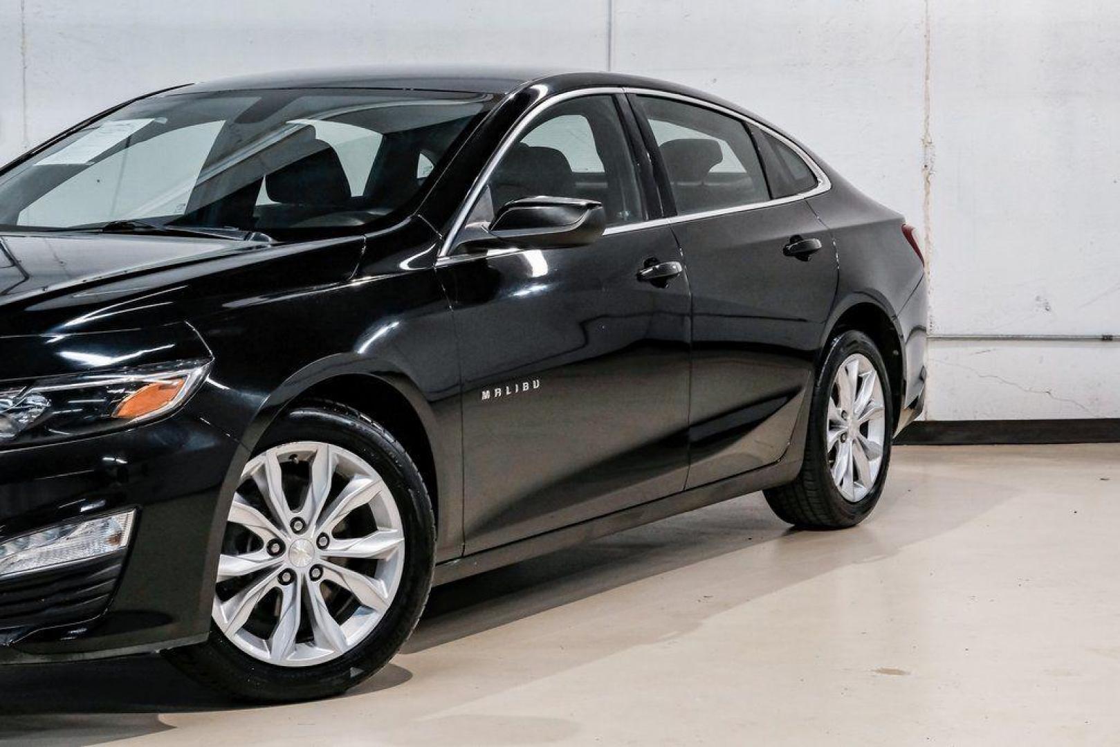2019 Mosaic Black Metallic /Jet Black Chevrolet Malibu LT (1G1ZD5ST9KF) with an 1.5L DOHC engine, CVT transmission, located at 15300 Midway Rd., Addison, TX, 75001, (972) 702-0011, 32.958321, -96.838074 - 2019 Chevrolet Malibu LT<br><br>Now Available at Midway Auto Group, Addison, Texas<br><br>Stylish, efficient, and packed with modern features the 2019 Chevrolet Malibu LT is a well-rounded midsize sedan designed for comfort and everyday dependability. With a sleek exterior design, smooth ride qualit - Photo#5
