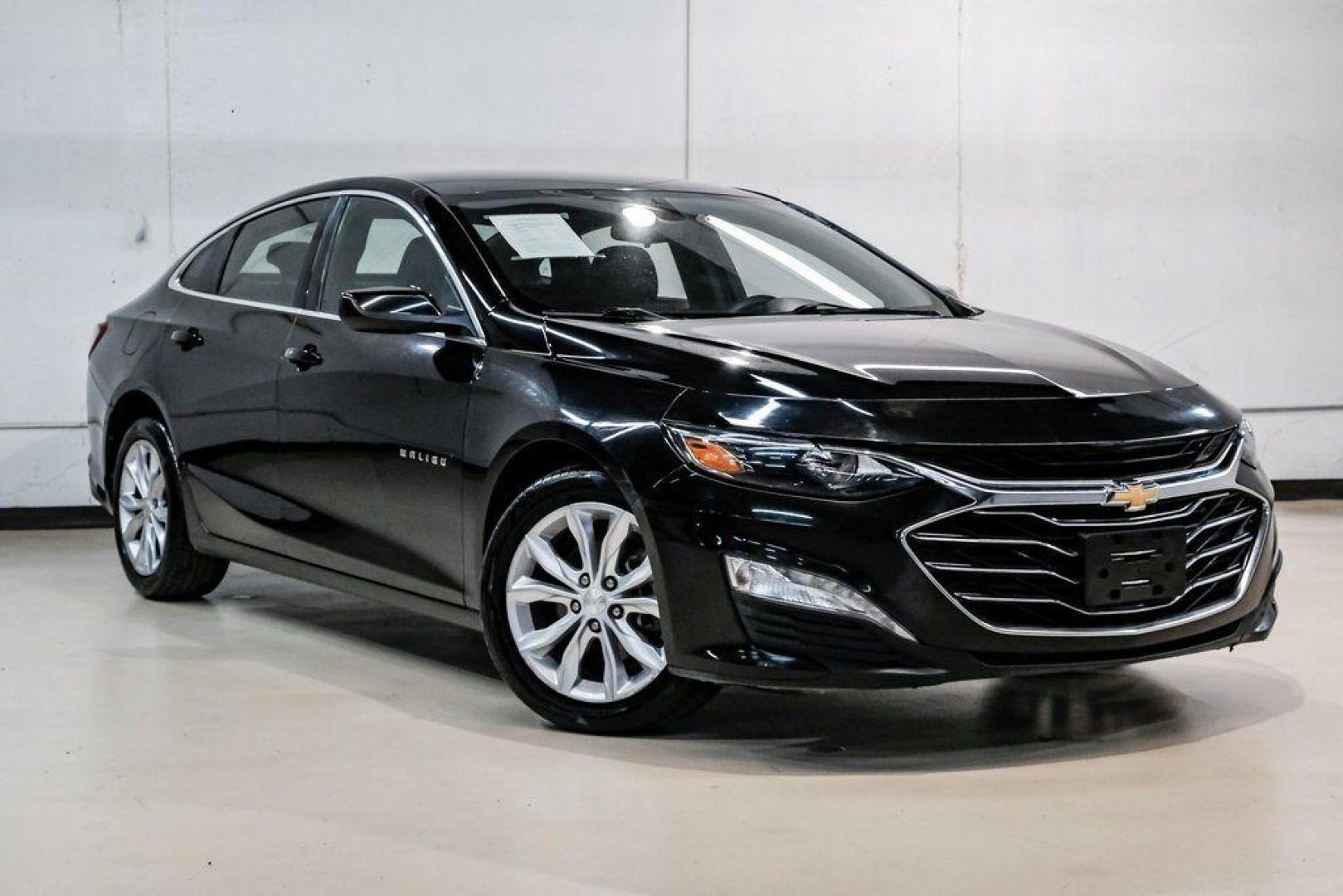 2019 Mosaic Black Metallic /Jet Black Chevrolet Malibu LT (1G1ZD5ST9KF) with an 1.5L DOHC engine, CVT transmission, located at 15300 Midway Rd., Addison, TX, 75001, (972) 702-0011, 32.958321, -96.838074 - 2019 Chevrolet Malibu LT<br><br>Now Available at Midway Auto Group, Addison, Texas<br><br>Stylish, efficient, and packed with modern features the 2019 Chevrolet Malibu LT is a well-rounded midsize sedan designed for comfort and everyday dependability. With a sleek exterior design, smooth ride qualit - Photo#7