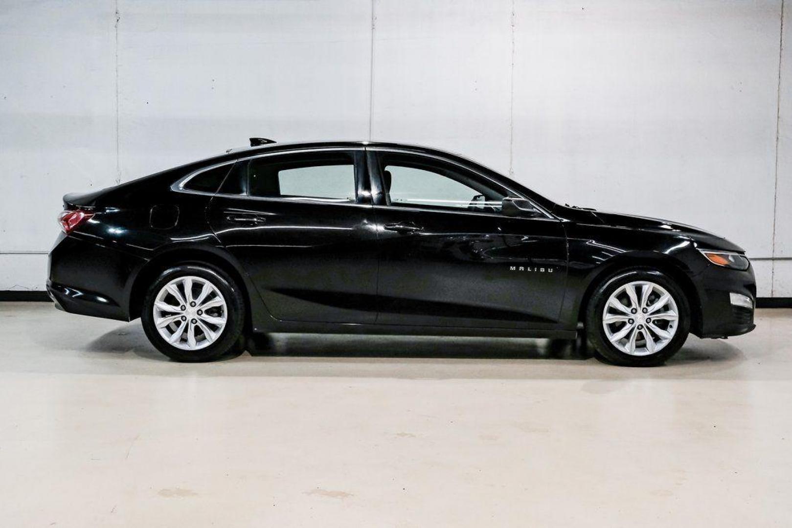 2019 Mosaic Black Metallic /Jet Black Chevrolet Malibu LT (1G1ZD5ST9KF) with an 1.5L DOHC engine, CVT transmission, located at 15300 Midway Rd., Addison, TX, 75001, (972) 702-0011, 32.958321, -96.838074 - 2019 Chevrolet Malibu LT<br><br>Now Available at Midway Auto Group, Addison, Texas<br><br>Stylish, efficient, and packed with modern features the 2019 Chevrolet Malibu LT is a well-rounded midsize sedan designed for comfort and everyday dependability. With a sleek exterior design, smooth ride qualit - Photo#8