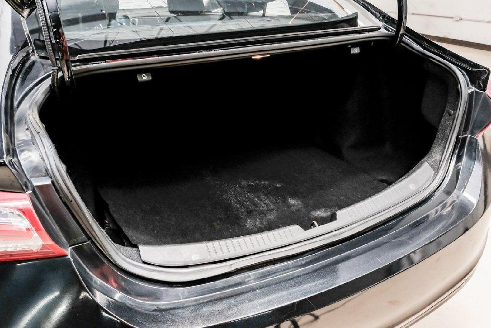 2019 Mosaic Black Metallic /Jet Black Chevrolet Malibu LT (1G1ZD5ST9KF) with an 1.5L DOHC engine, CVT transmission, located at 15300 Midway Rd., Addison, TX, 75001, (972) 702-0011, 32.958321, -96.838074 - 2019 Chevrolet Malibu LT<br><br>Now Available at Midway Auto Group, Addison, Texas<br><br>Stylish, efficient, and packed with modern features the 2019 Chevrolet Malibu LT is a well-rounded midsize sedan designed for comfort and everyday dependability. With a sleek exterior design, smooth ride qualit - Photo#61