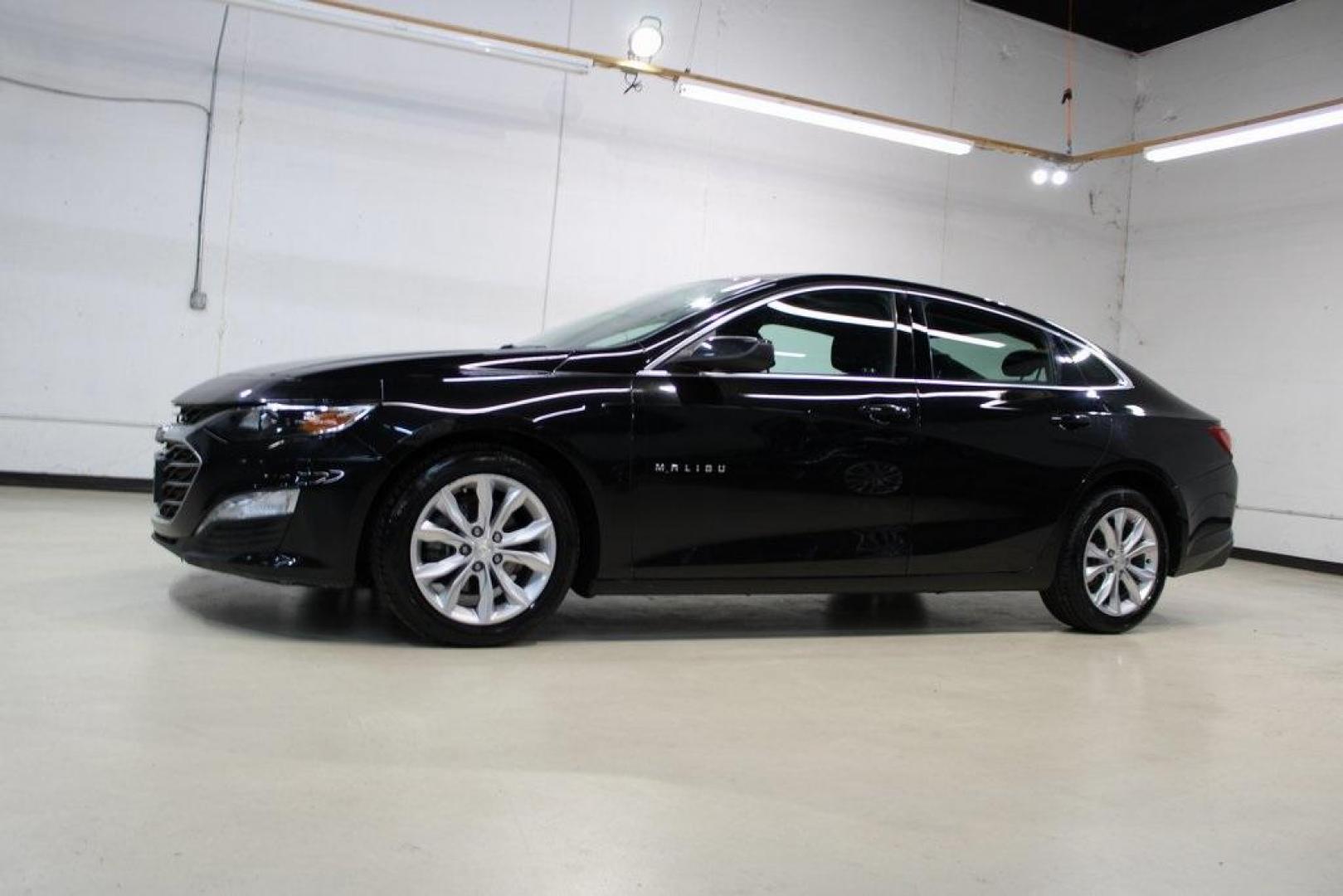 2019 Mosaic Black Metallic /Jet Black Chevrolet Malibu LT (1G1ZD5ST9KF) with an 1.5L DOHC engine, CVT transmission, located at 15300 Midway Rd., Addison, TX, 75001, (972) 702-0011, 32.958321, -96.838074 - 2019 Chevrolet Malibu LT Sedan<br><br>VIN: 1G1ZD5ST9KF165926<br><br>Midway Auto Group in Addison, TX, is excited to offer this 2019 Chevrolet Malibu LT, a midsize sedan that seamlessly blends style, efficiency, and advanced features. Equipped with a 1.5-liter turbocharged inline-4 engine and a conti - Photo#4