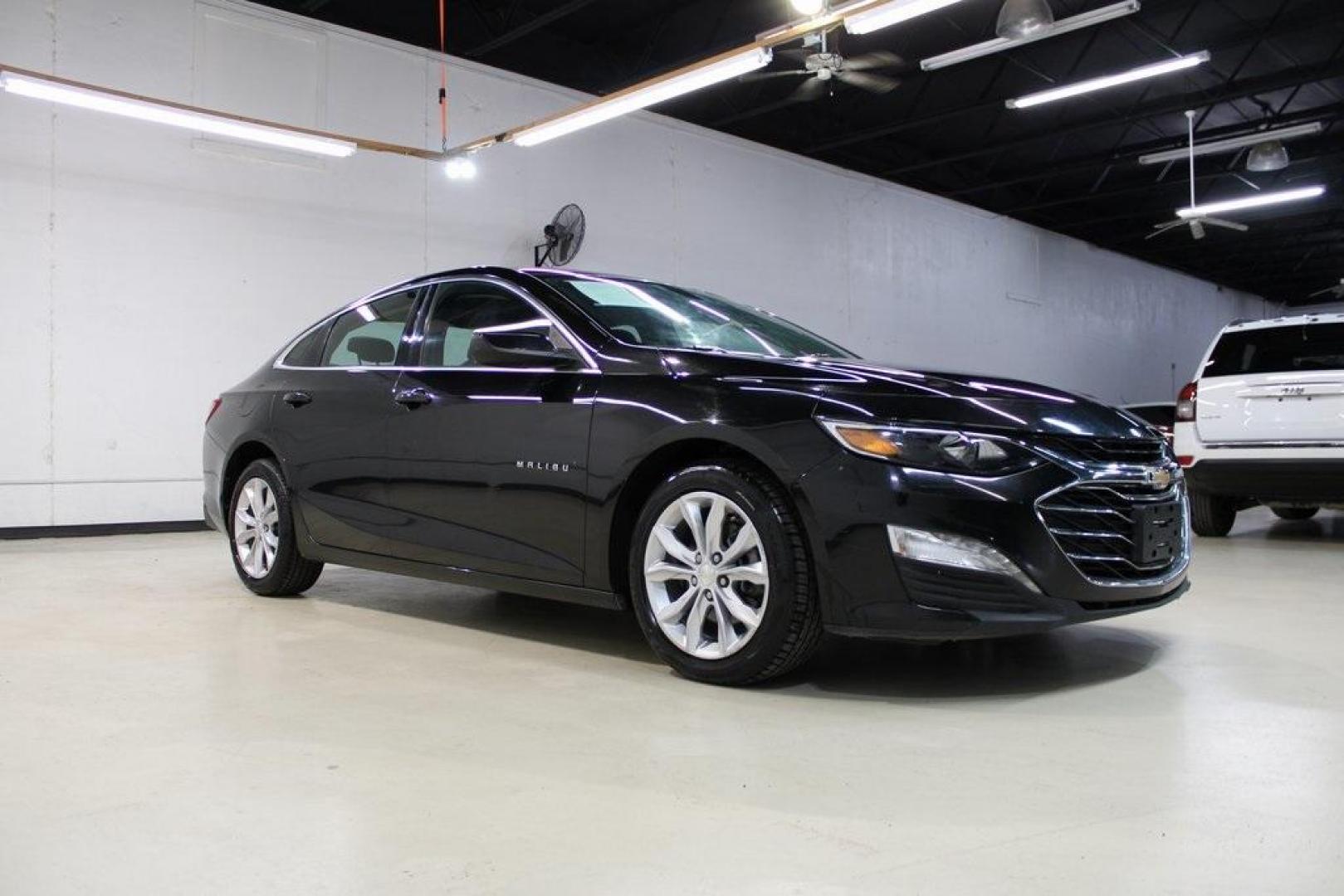 2019 Mosaic Black Metallic /Jet Black Chevrolet Malibu LT (1G1ZD5ST9KF) with an 1.5L DOHC engine, CVT transmission, located at 15300 Midway Rd., Addison, TX, 75001, (972) 702-0011, 32.958321, -96.838074 - 2019 Chevrolet Malibu LT Sedan<br><br>VIN: 1G1ZD5ST9KF165926<br><br>Midway Auto Group in Addison, TX, is excited to offer this 2019 Chevrolet Malibu LT, a midsize sedan that seamlessly blends style, efficiency, and advanced features. Equipped with a 1.5-liter turbocharged inline-4 engine and a conti - Photo#6