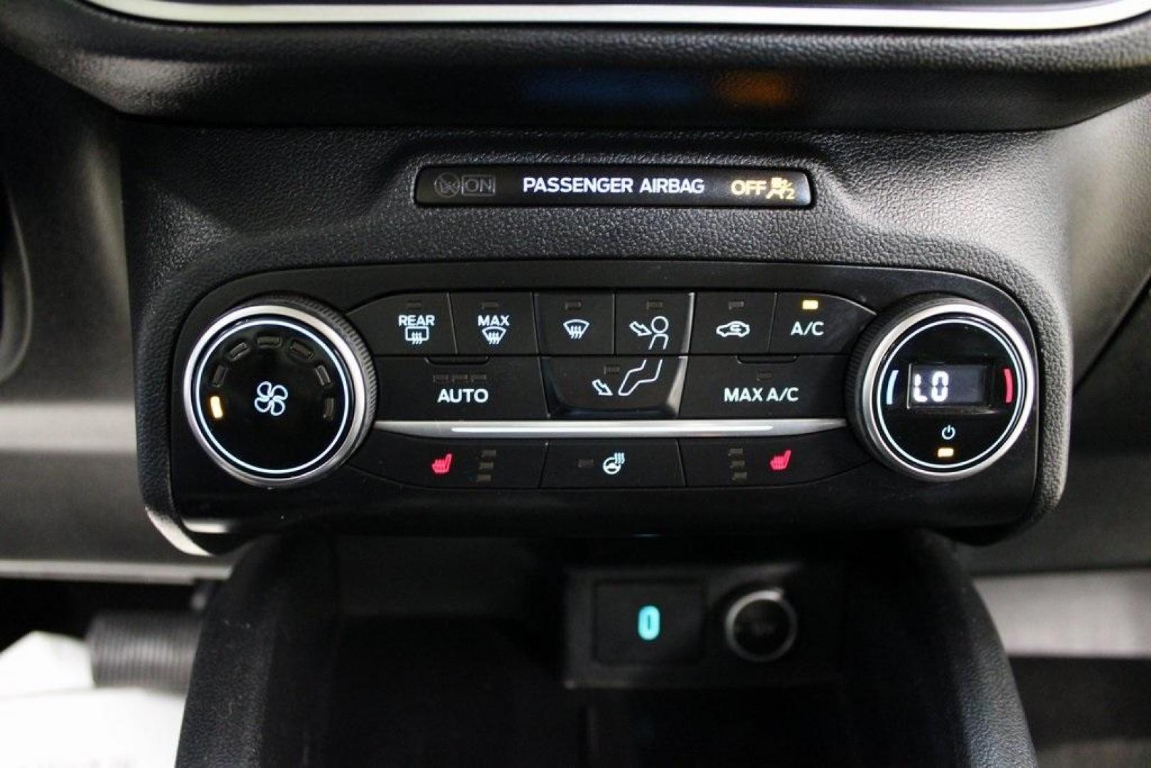 2020 Ingot Silver /Ebony Ford Escape SEL (1FMCU0H66LU) with an 1.5L EcoBoost engine, Automatic transmission, located at 15300 Midway Rd., Addison, TX, 75001, (972) 702-0011, 32.958321, -96.838074 - Photo#21